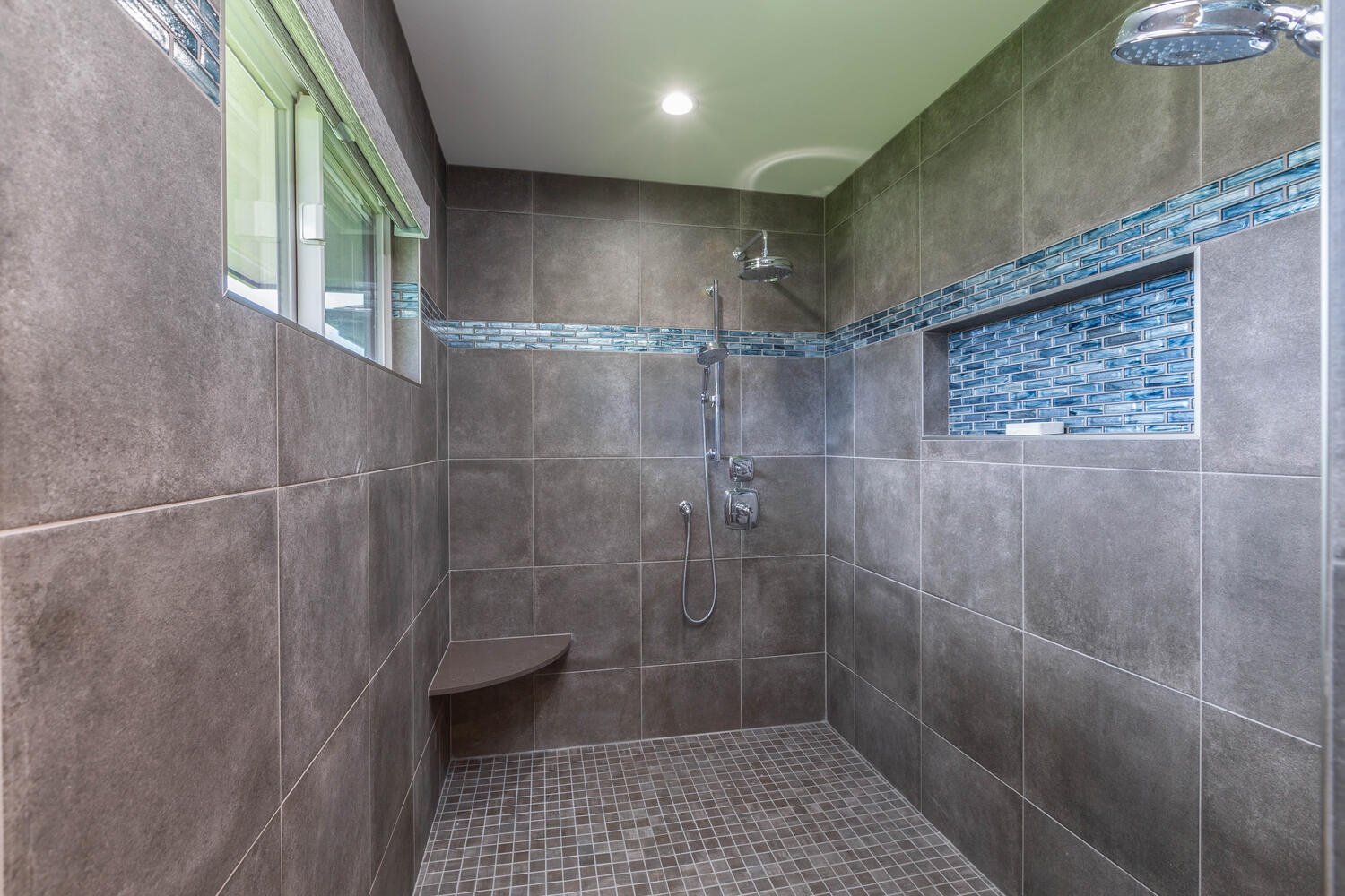 Princeville Vacation Rentals, Aloha Villa - Modern design shower where to relax after a day at the beach
