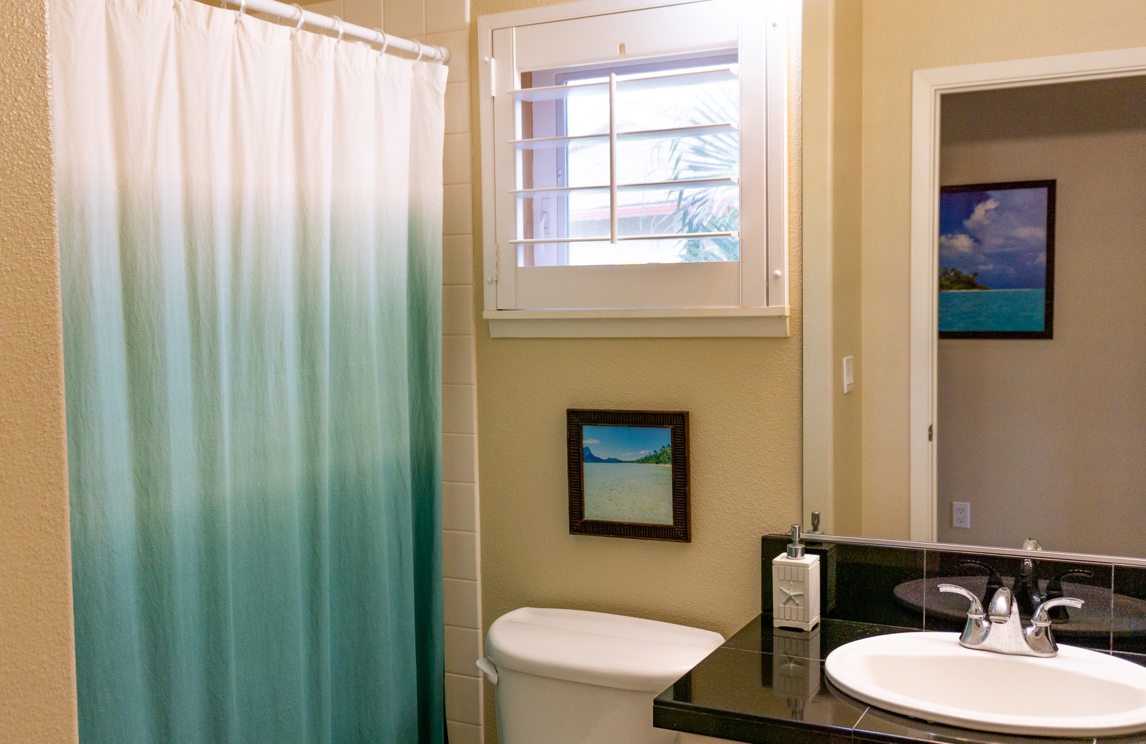 Kapolei Vacation Rentals, Coconut Plantation 1194-3 - The second guest bathroom with a shower.