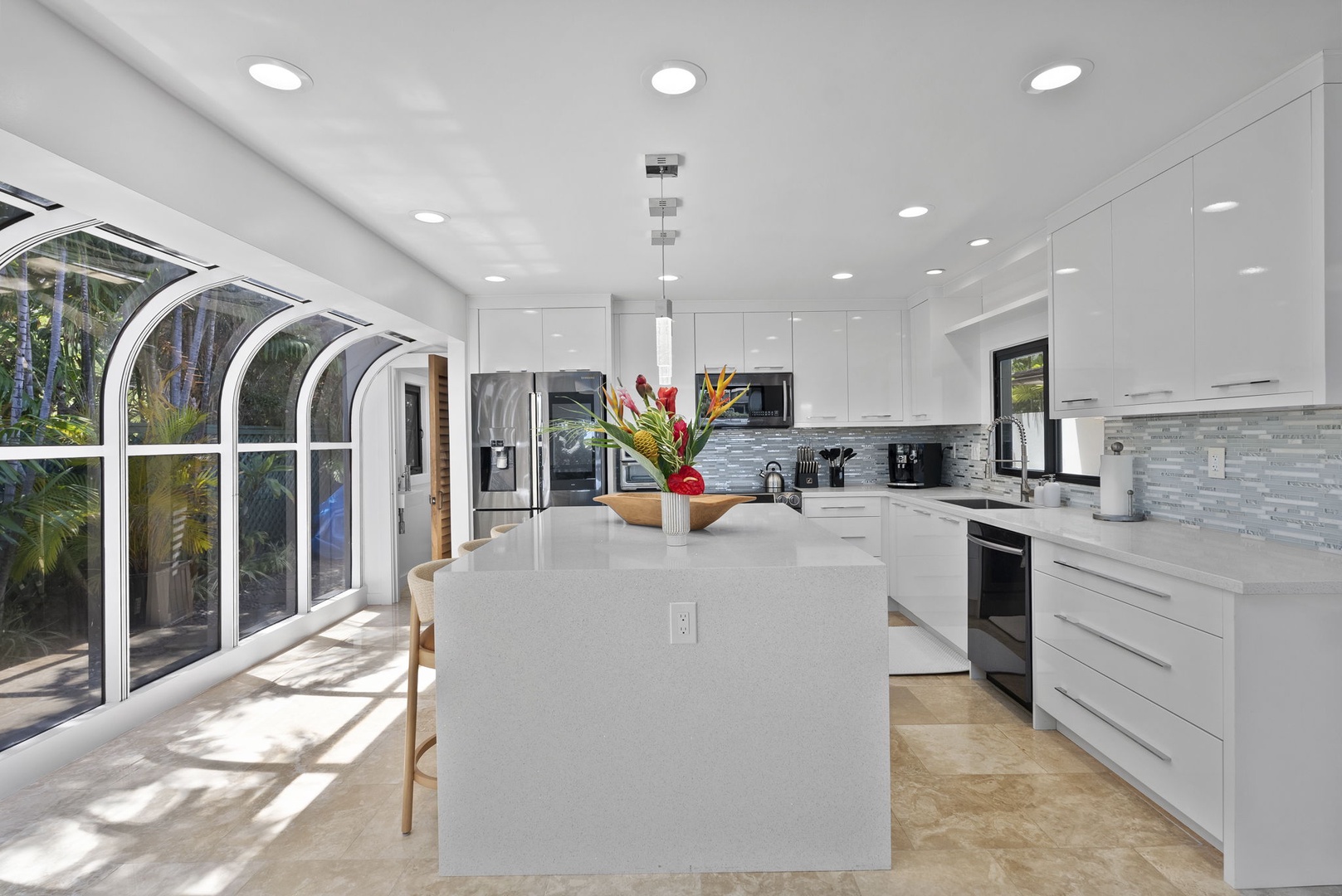 Honolulu Vacation Rentals, The Lagoon House 3BR - Light pouring through arched windows makes the day feel peaceful.