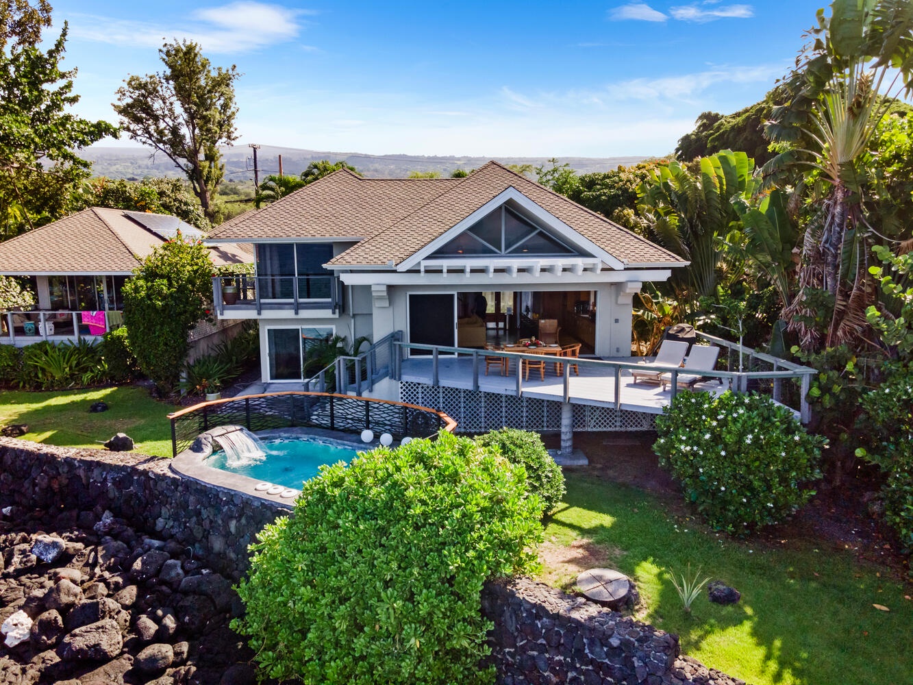 Kailua-Kona Vacation Rentals, Hale Kope Kai - Tropical paradise awaits—Hale Kope Kai blends oceanfront beauty with modern island living.