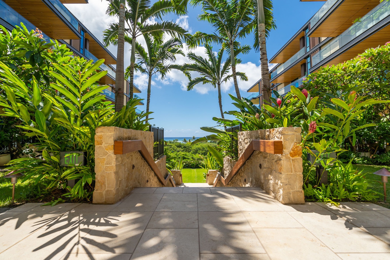 Honolulu Vacation Rentals, Park Lane Getaway - Tropical pathway leading you to paradise at Park Lane.