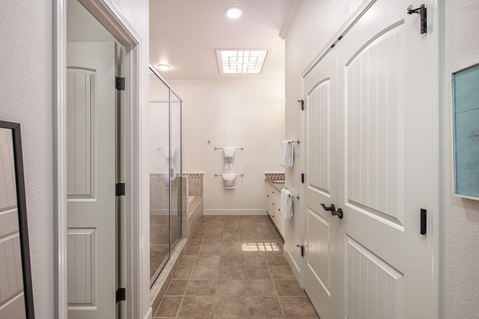 Kamuela Vacation Rentals, Palm View Villa - Main bathroom ensuite