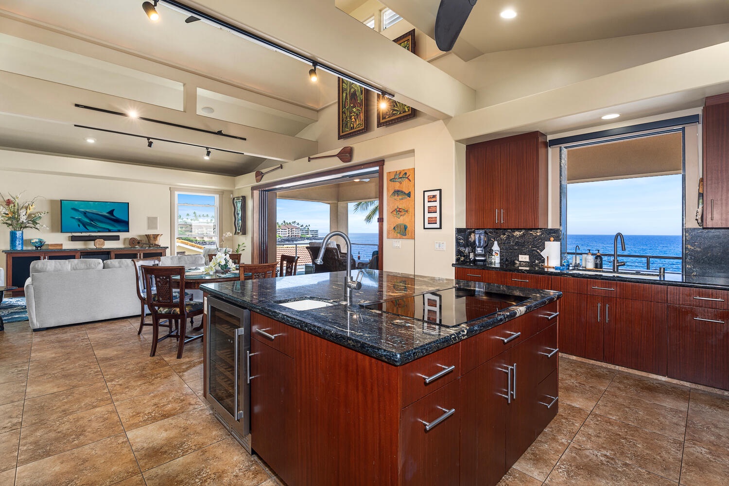 Kailua Kona Vacation Rentals, Kailani Vista - Watching waves roll in—culinary inspiration is built right into the backdrop.