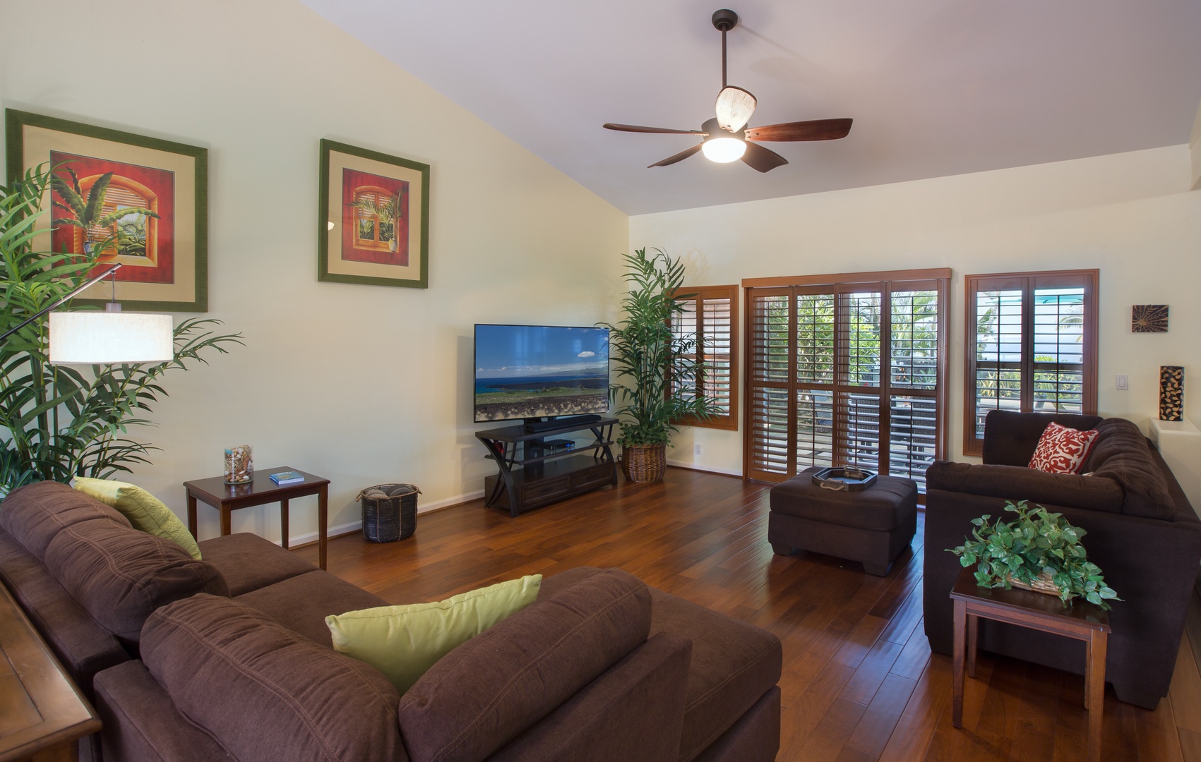 Kailua Kona Vacation Rentals, 7 C's Kona (Big Island) - Spacious open floor plan, perfect for families to gather and visit.
