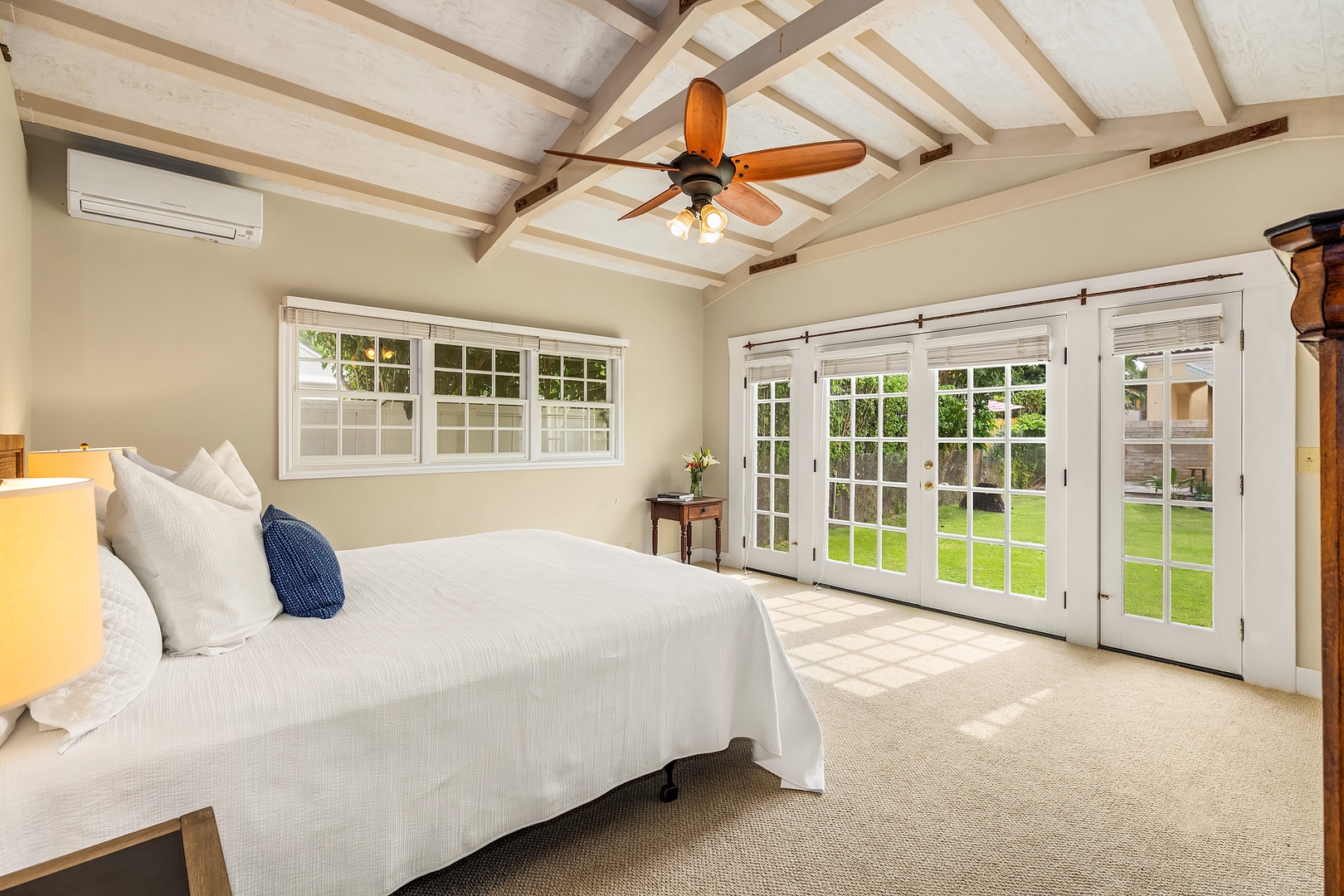 Honolulu Vacation Rentals, Kahala Seaside - Primary Bedroom views