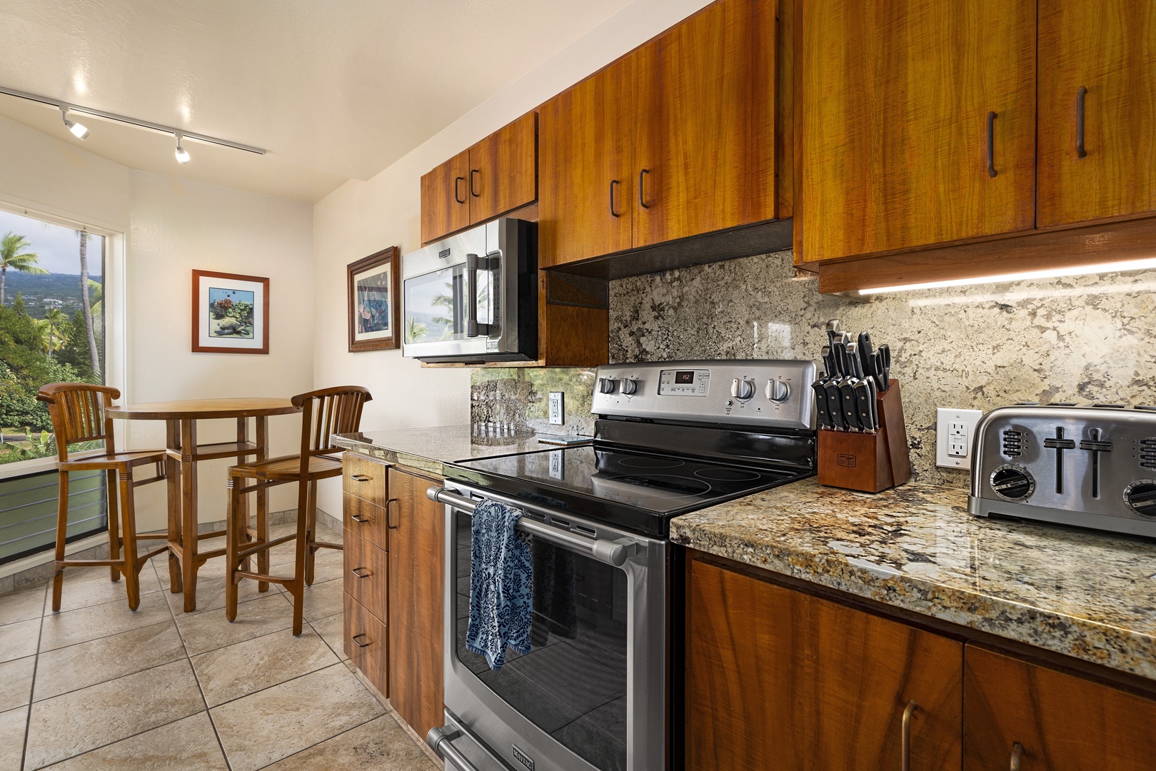 Kailua Kona Vacation Rentals, Kanaloa at Kona 1606 - Fully equipped kitchen!