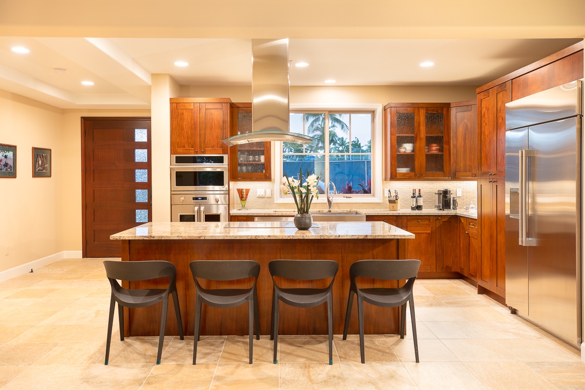 Kailua Kona Vacation Rentals, Holua Kai #1 - Additional seating in the kitchen