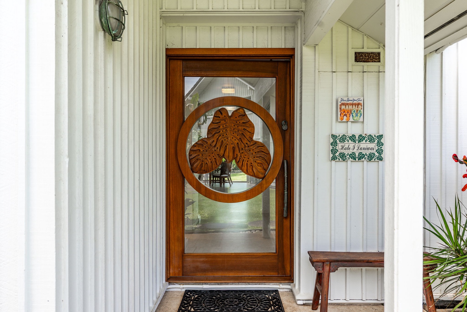 Waianae Vacation Rentals, Ma'ili Blue - Step through your welcoming entrance with beautiful tropical wood details and thoughtful touches that set the tone for your island getaway.