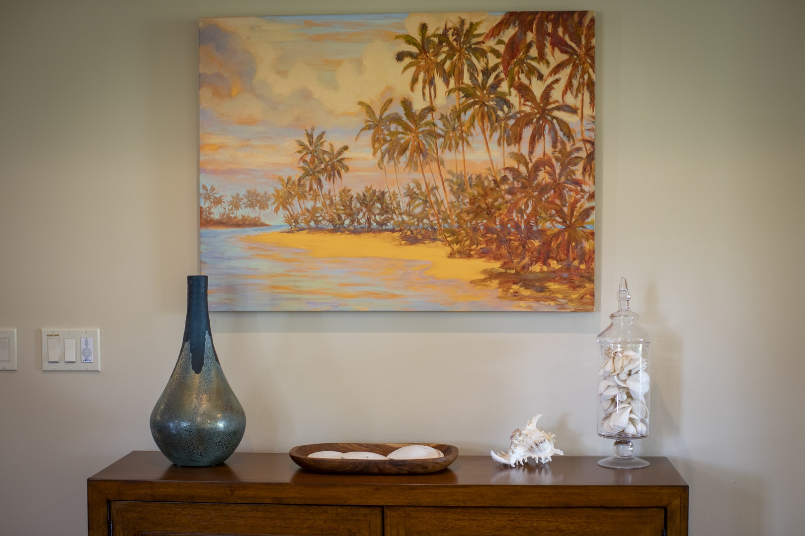Kamuela Vacation Rentals, Mauna Lani KaMilo #503 - Local art and tropical touches set a warm island tone the moment you enter the home.