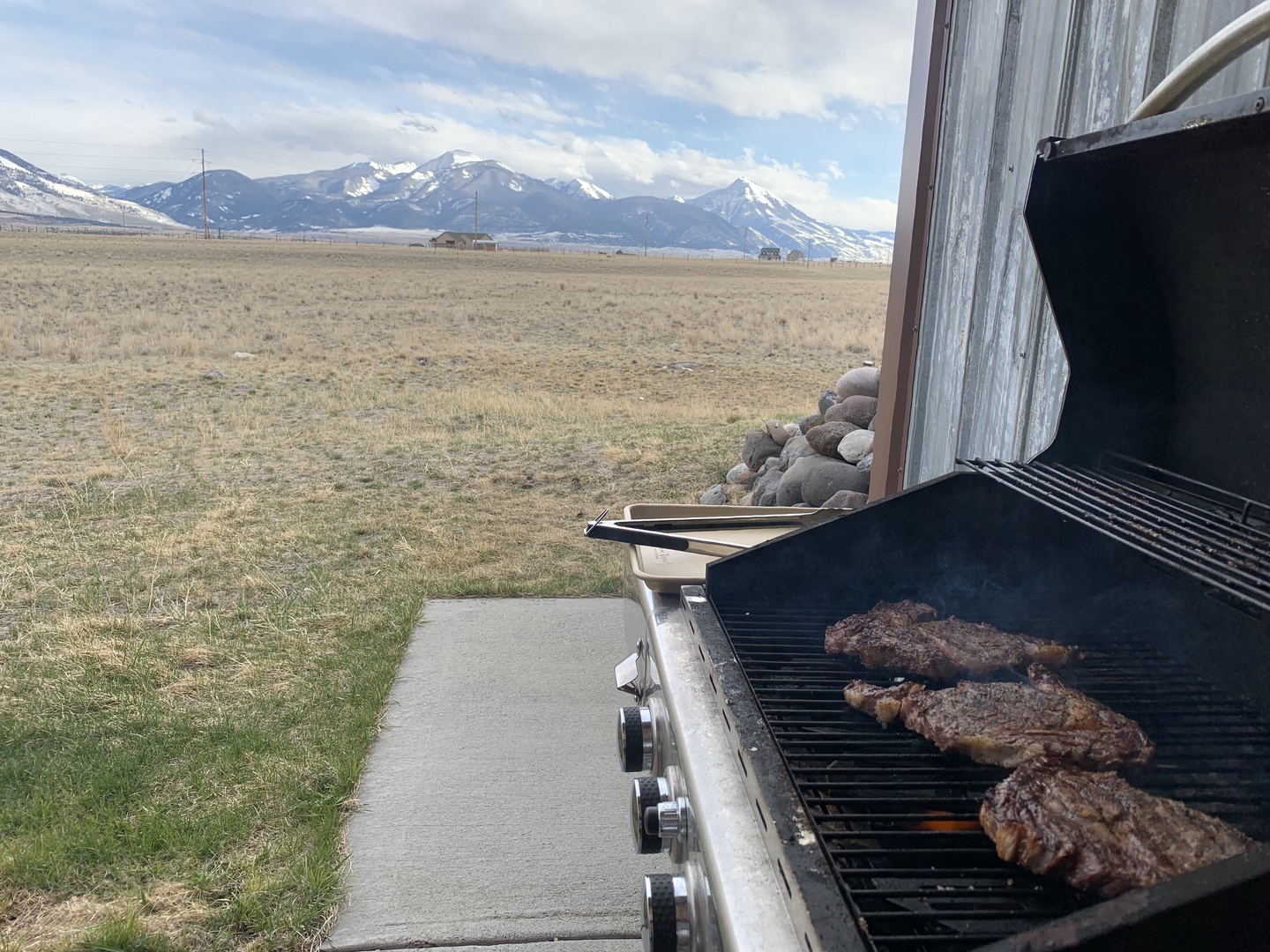 Livingston Vacation Rentals, OFB Sunset Grove - Grilling with a view of the snow capped peaks.