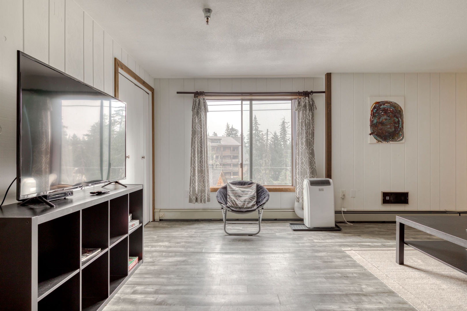 Government Camp Vacation Rentals, Mt Hood Views Condo #304 - Living room