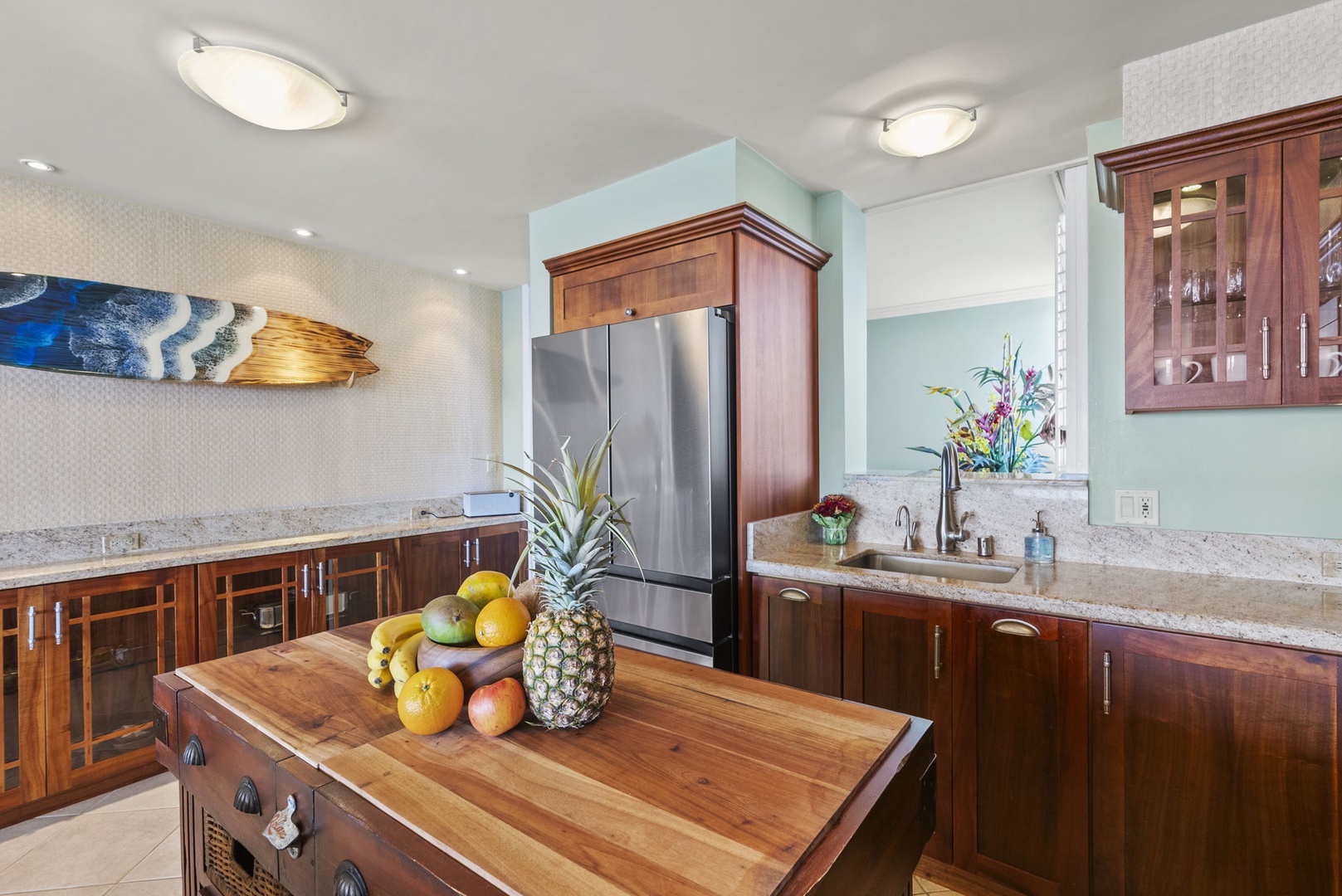 Honolulu Vacation Rentals, Hale Kaimana - Open kitchen perfect for preparing meals while staying connected.