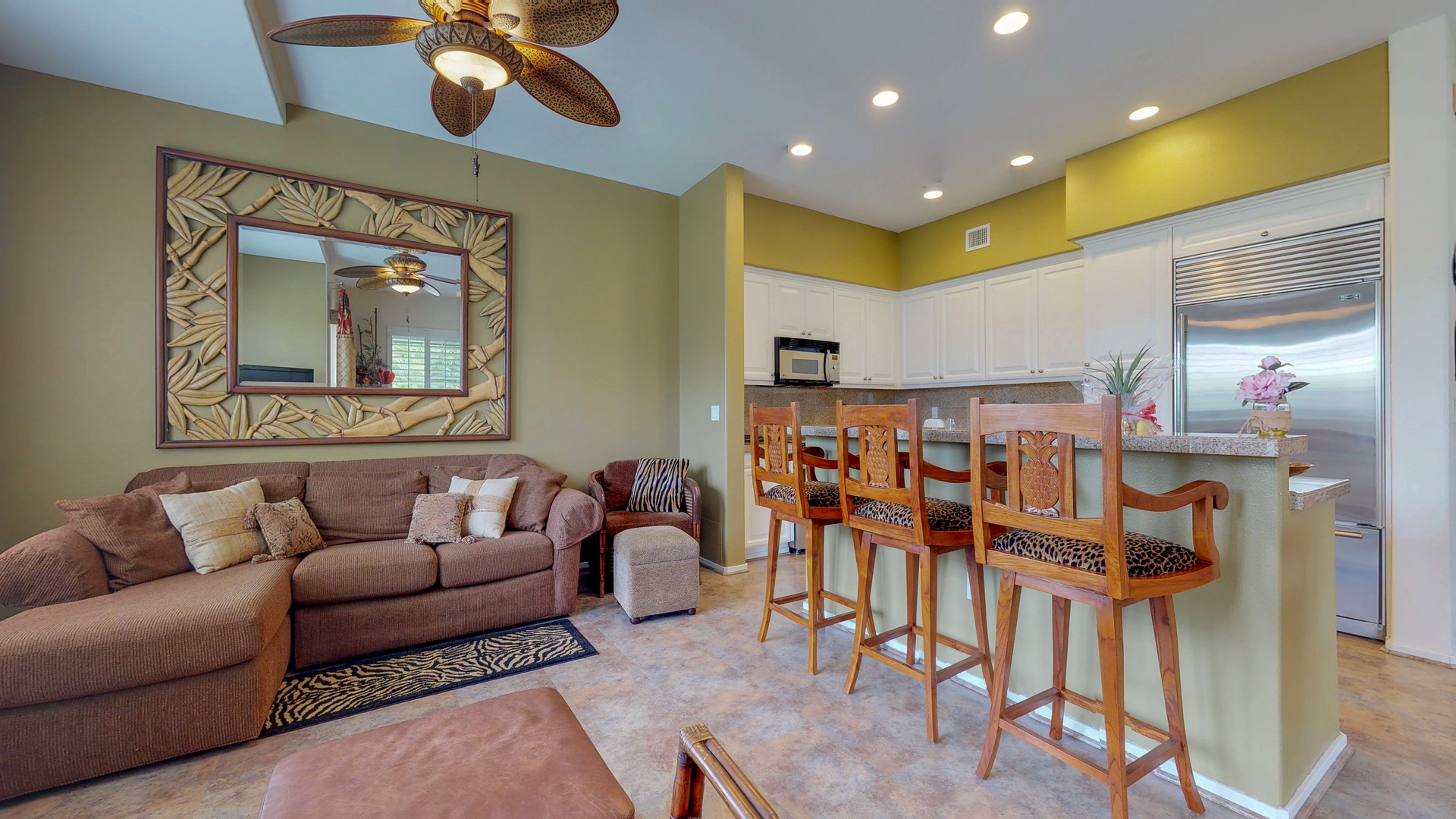 Kapolei Vacation Rentals, Coconut Plantation 1080-1 - Seamless living in the condo with generous accommodations for everyone.