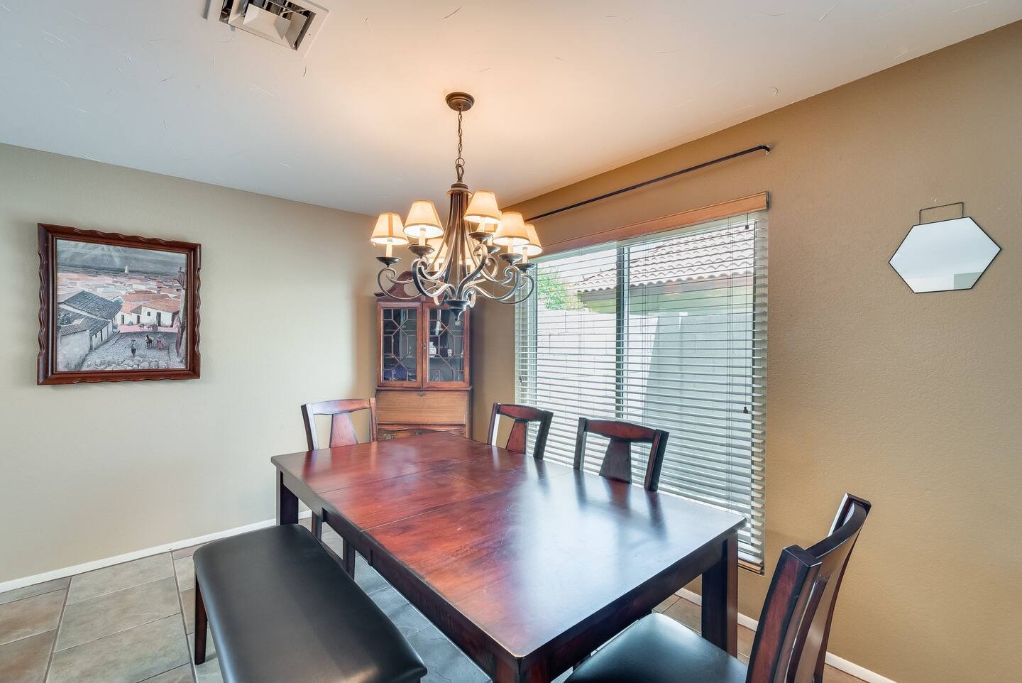 Glendale Vacation Rentals, Cahill Casa - Imagine dining and enjoying your vacation around this sturdy wooden dining table