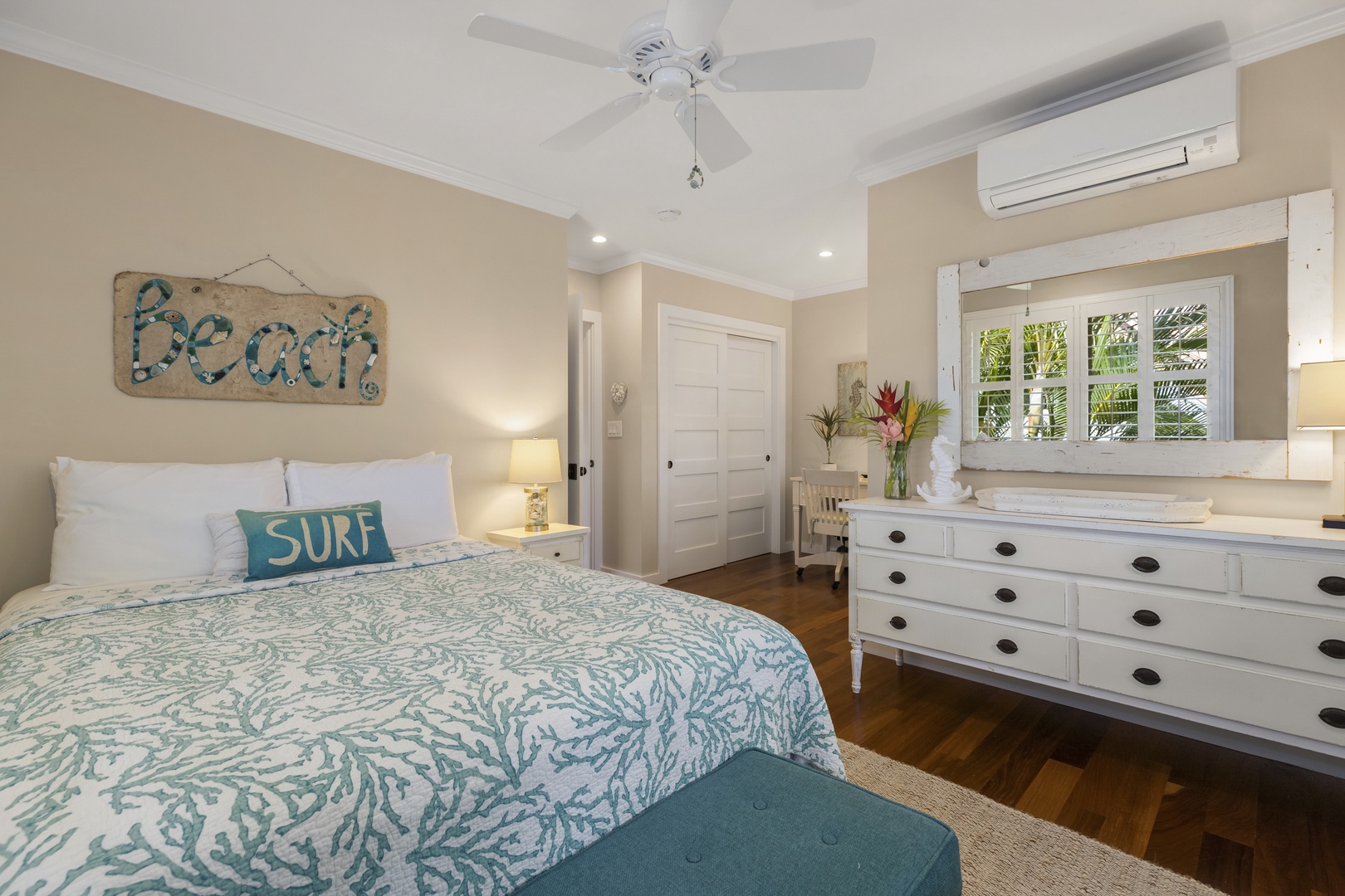 Honolulu Vacation Rentals, Hale Le'ahi - Guest bedroom 3 with queen bed