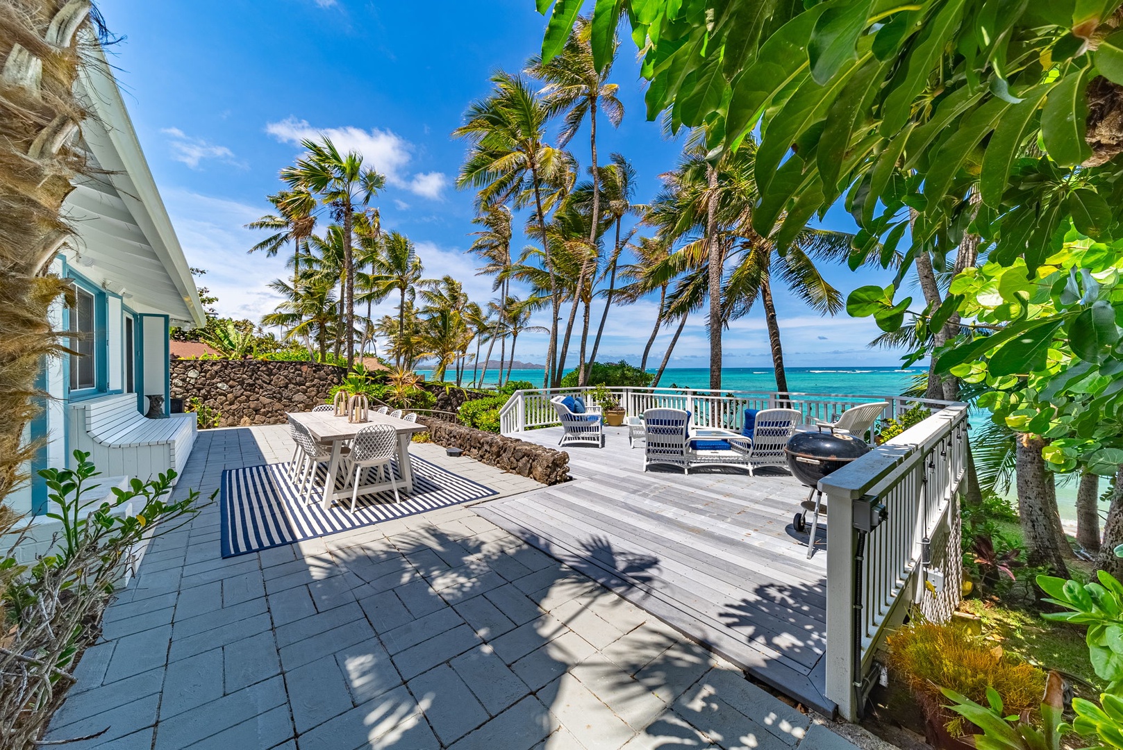 Waimanalo Vacation Rentals, Mana Kai at Waimanalo - Feel the breeze from the oceanfront lanai area