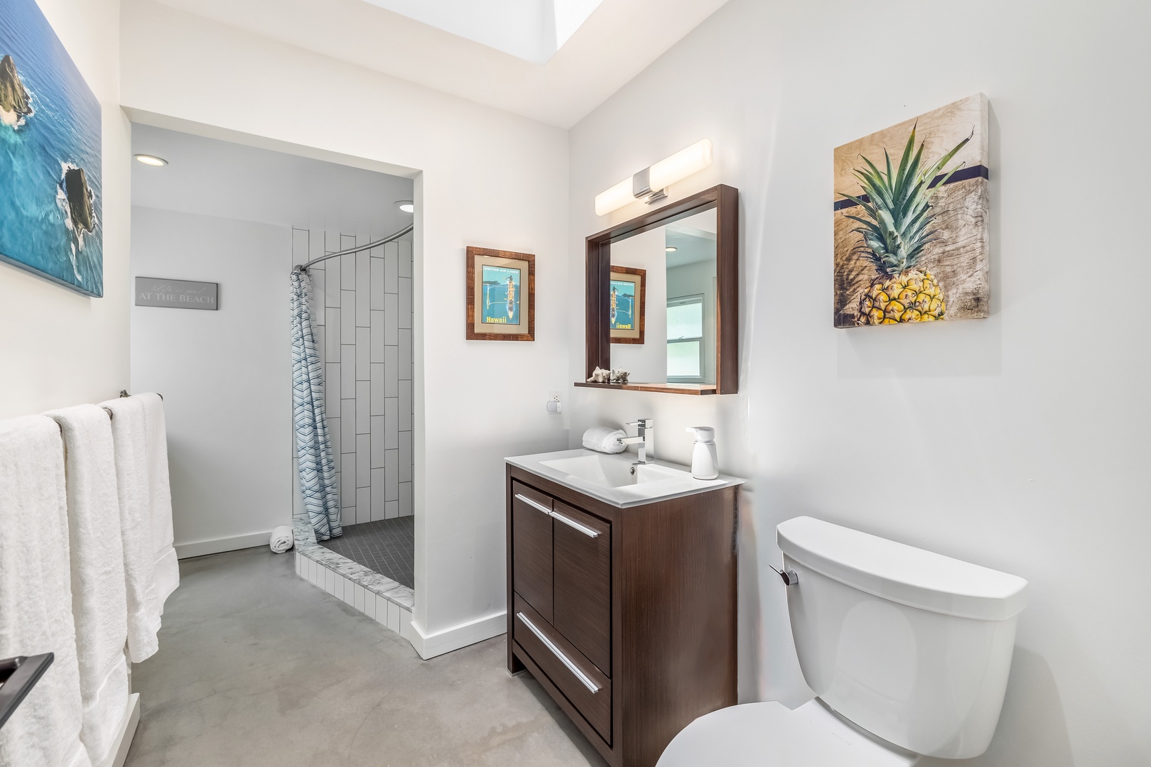 Kailua Vacation Rentals, Lokomaika'i Kailua - Shared bath for Bedrooms 4 & 5