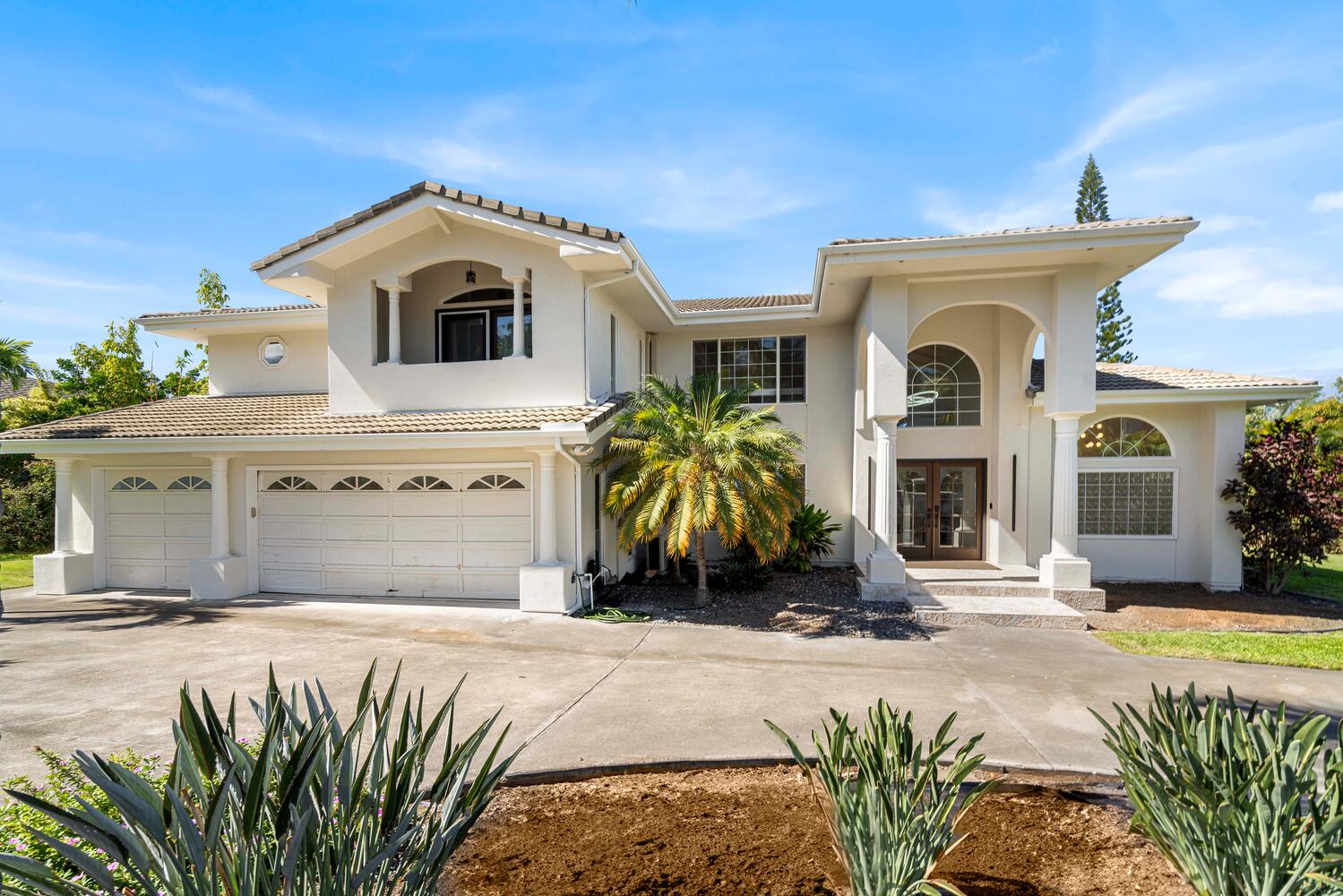 Kailua Kona Vacation Rentals, Ho'okipa Hale - Welcome home! Begin your stay in paradise at this stunning Kona estate.