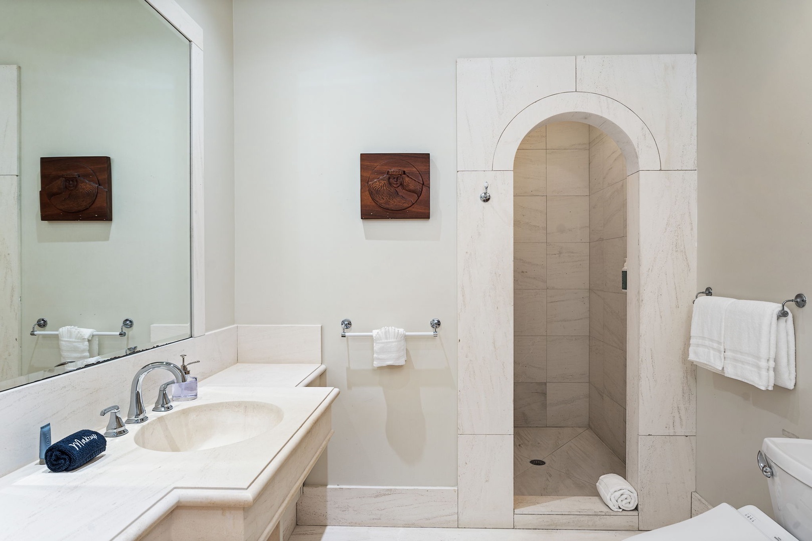 Kailua-Kona Vacation Rentals, Hahalua Bay Villa - Your elegant marble bathroom features a spacious walk-in shower and luxurious soaking tub for ultimate relaxation.