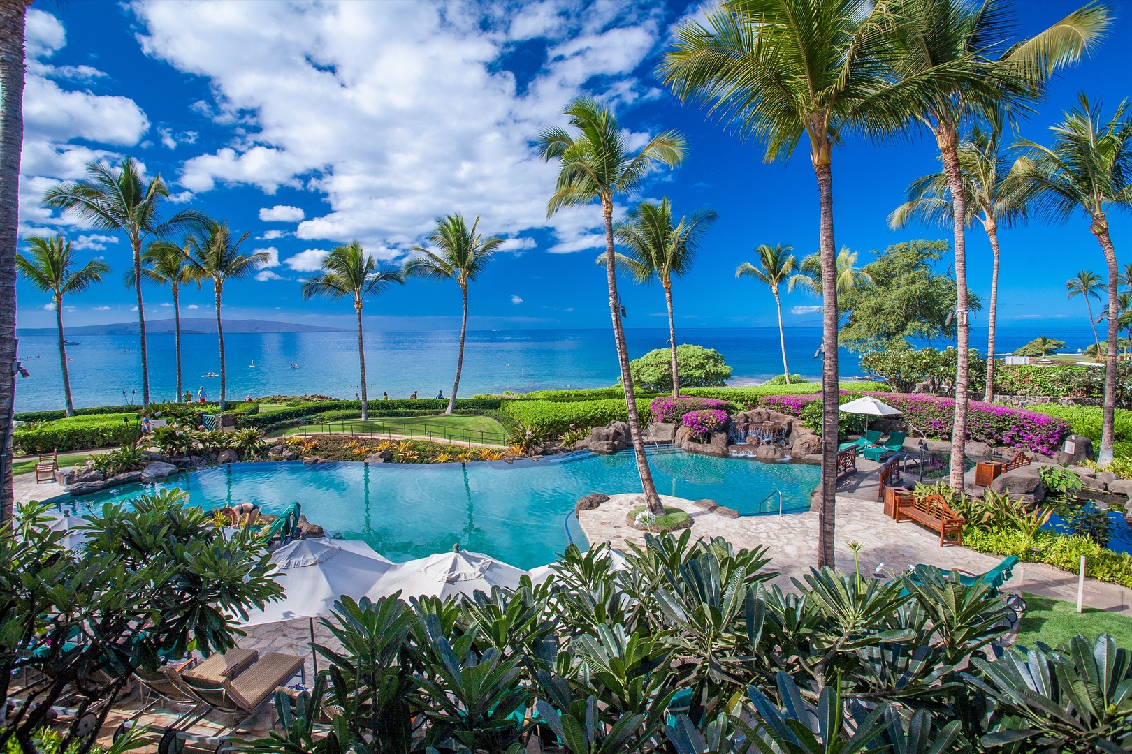 Wailea Vacation Rentals, Blue Ocean Suite H401 at Wailea Beach Villas* - Beach Front Adult Infinity-Edge Heated Swimming Pool set Directly on Wailea Beach - Private for guests of Wailea Beach Villas