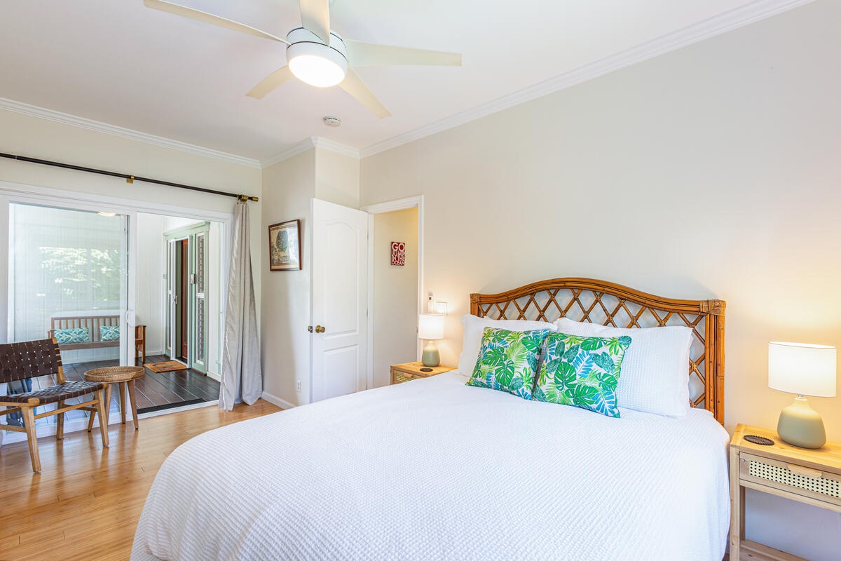 Princeville Vacation Rentals, Hale Cassia - Guest Bedroom with Queen Bed and direct Lanai Access