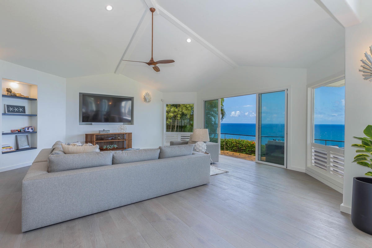 Princeville Vacation Rentals, Honu Awa - Amazing Ocean Views from the living room