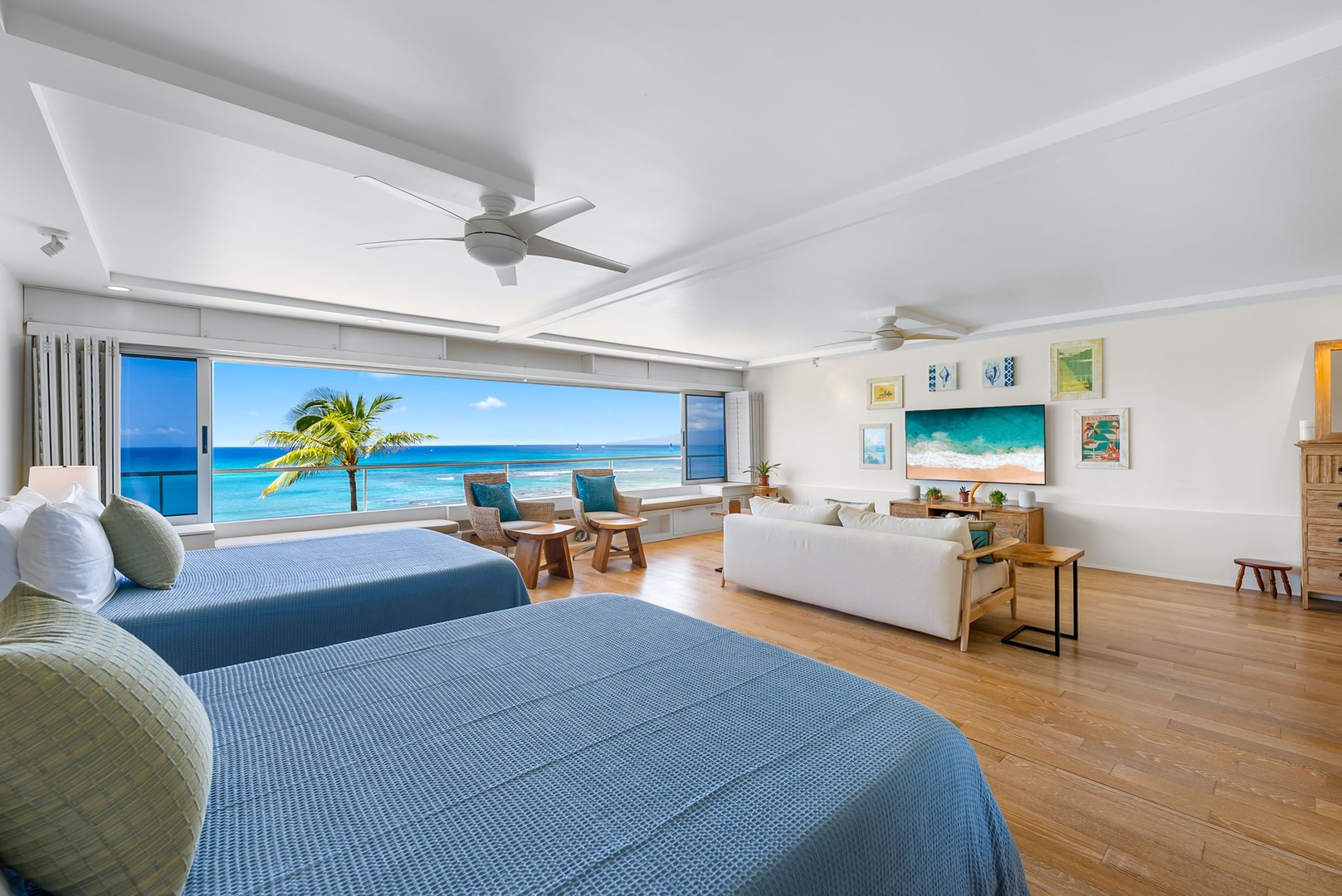 Honolulu Vacation Rentals, Colony Surf Luxe - Wake up to sweeping views of Diamond Head and the turquoise waters of Waikiki—your personal postcard moment each morning.