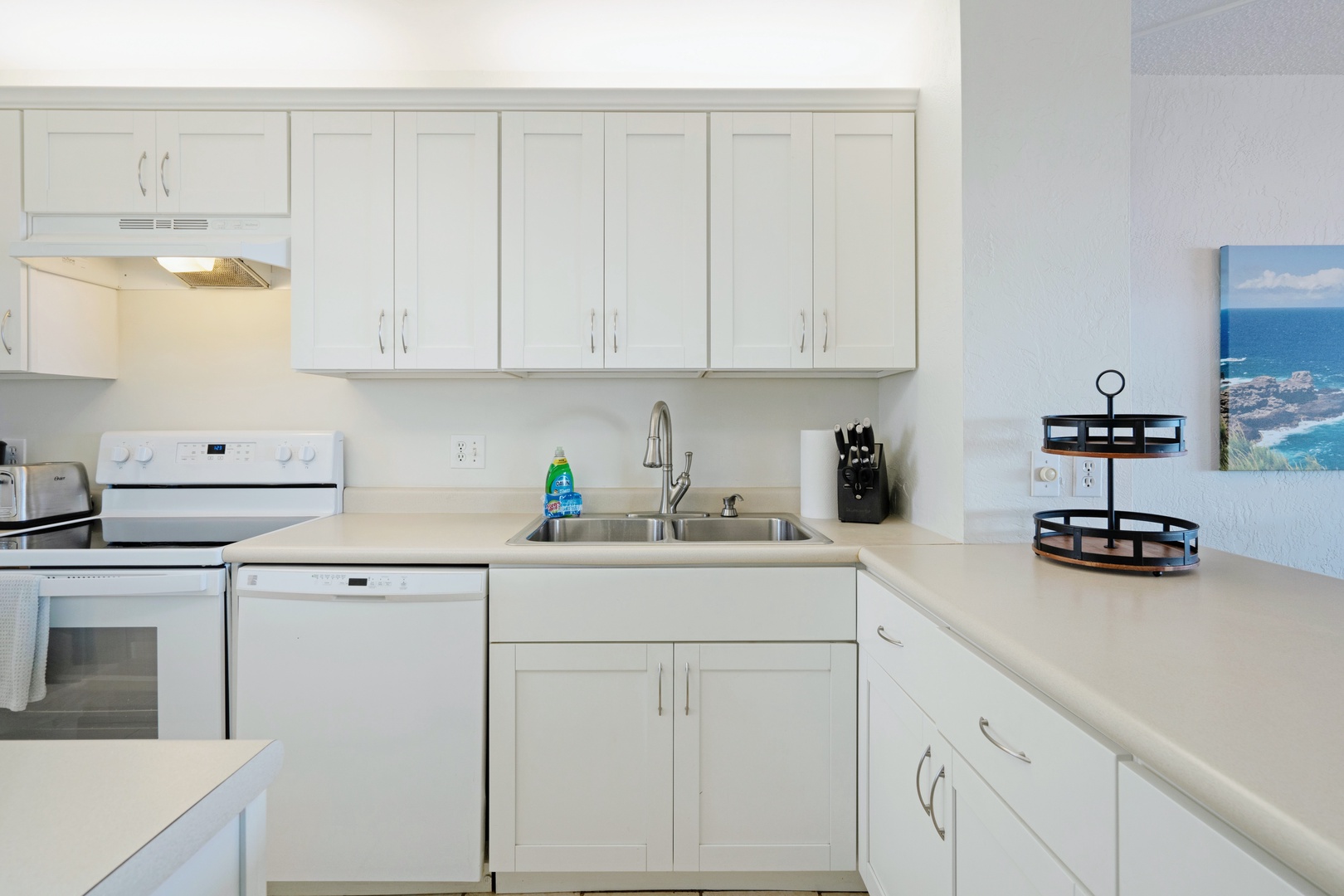 Kihei Vacation Rentals, Menehune Shores 316 - A proper knife block on the counter means this trip includes actual home cooking.