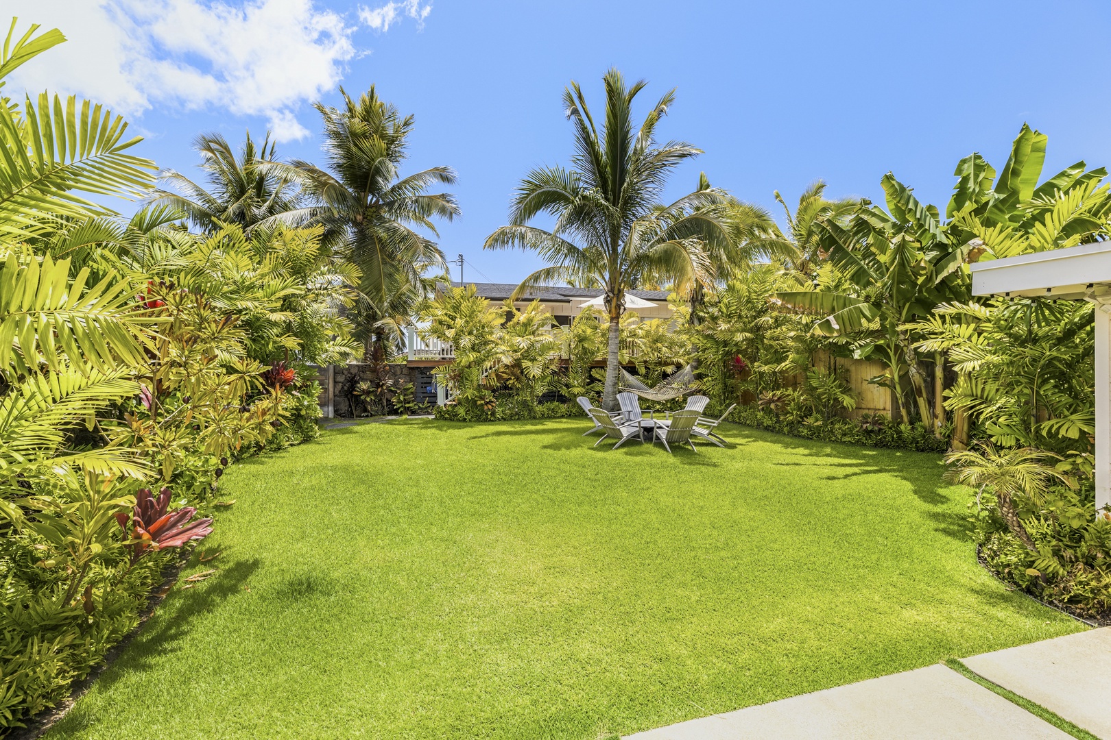 Kailua Vacation Rentals, Seahorse Estate - Fully Fenced Yard and Gated Driveway