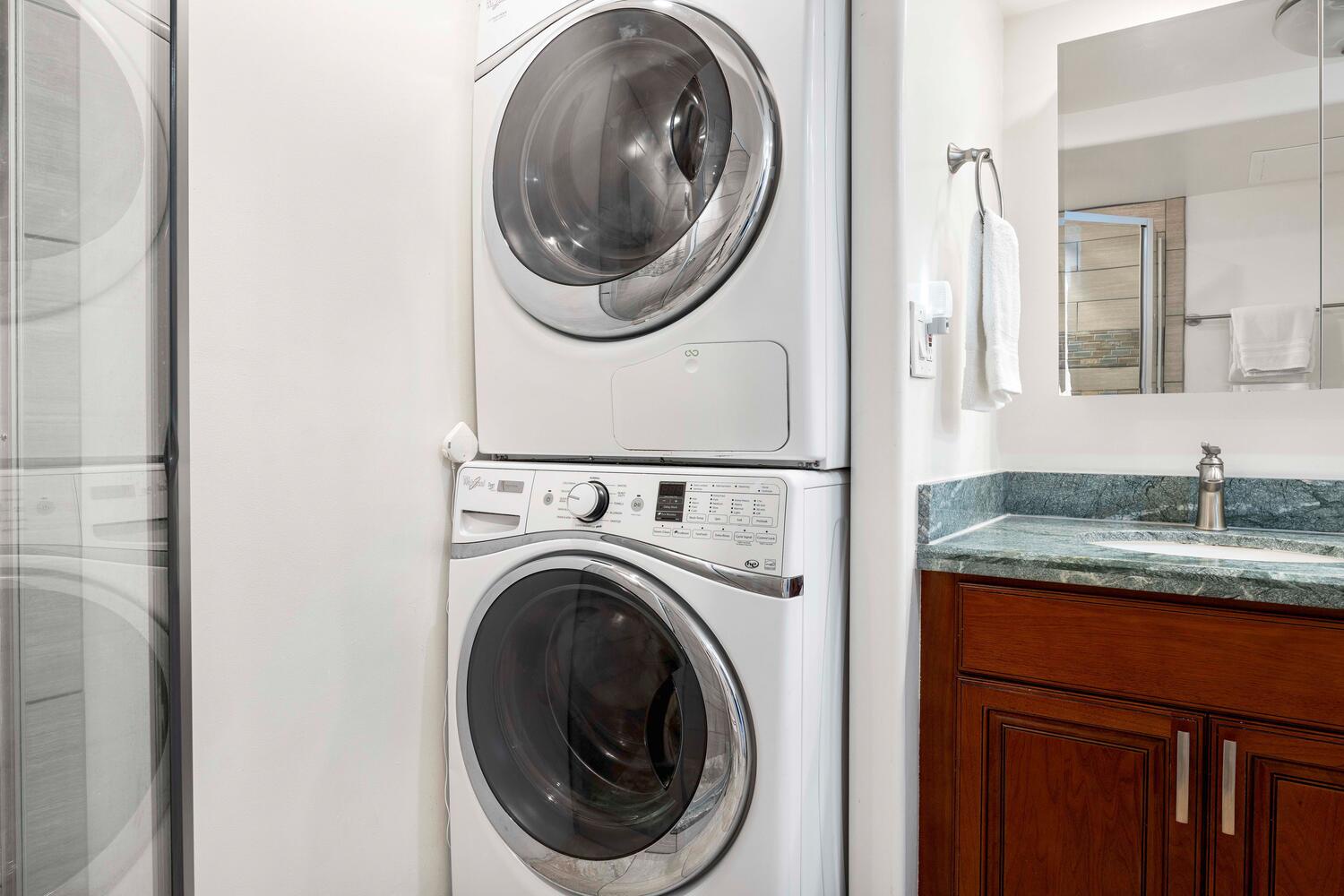 Kailua Kona Vacation Rentals, Kona Alii 403 - An in-unit washer and dryer for your convenience.