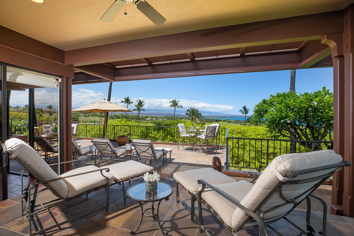 Kamuela Vacation Rentals, Mauna Kea Villas #13 - Unwind on the private lanai with plush loungers and panoramic ocean views.