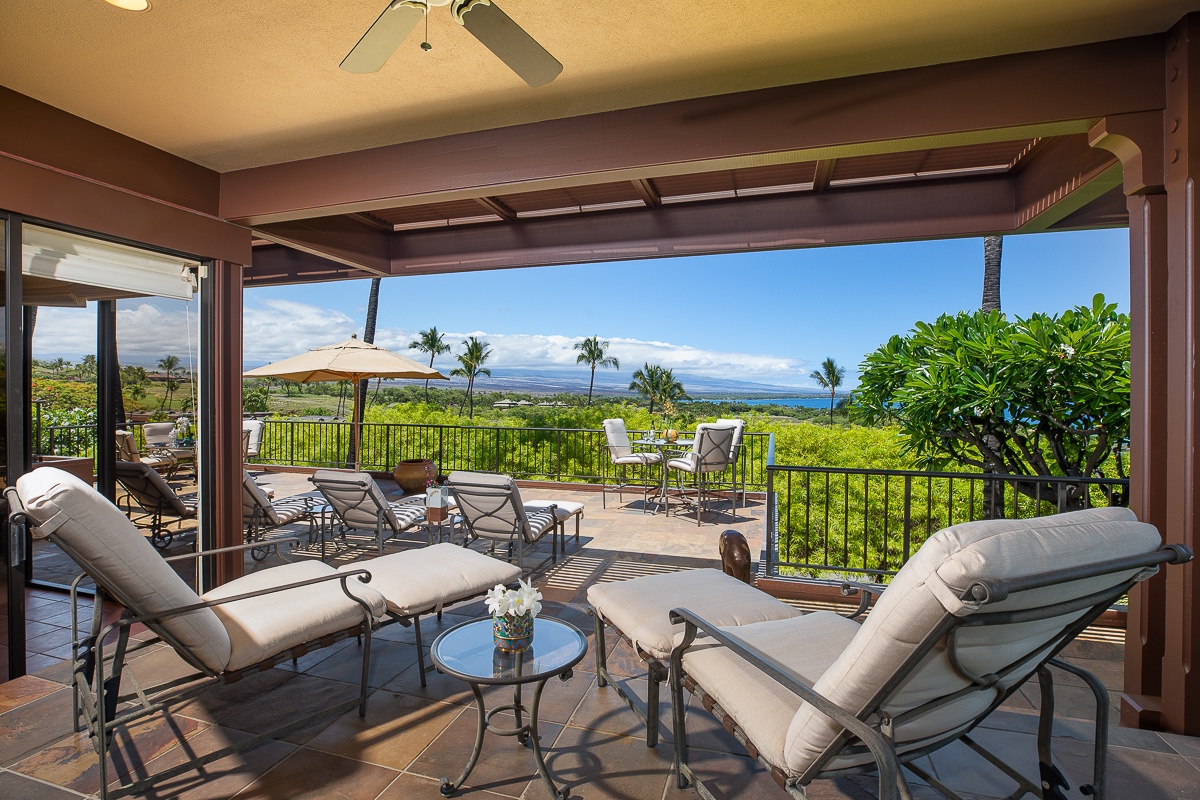 Kamuela Vacation Rentals, Mauna Kea Villas #13 - Primary Bedroom Lanai