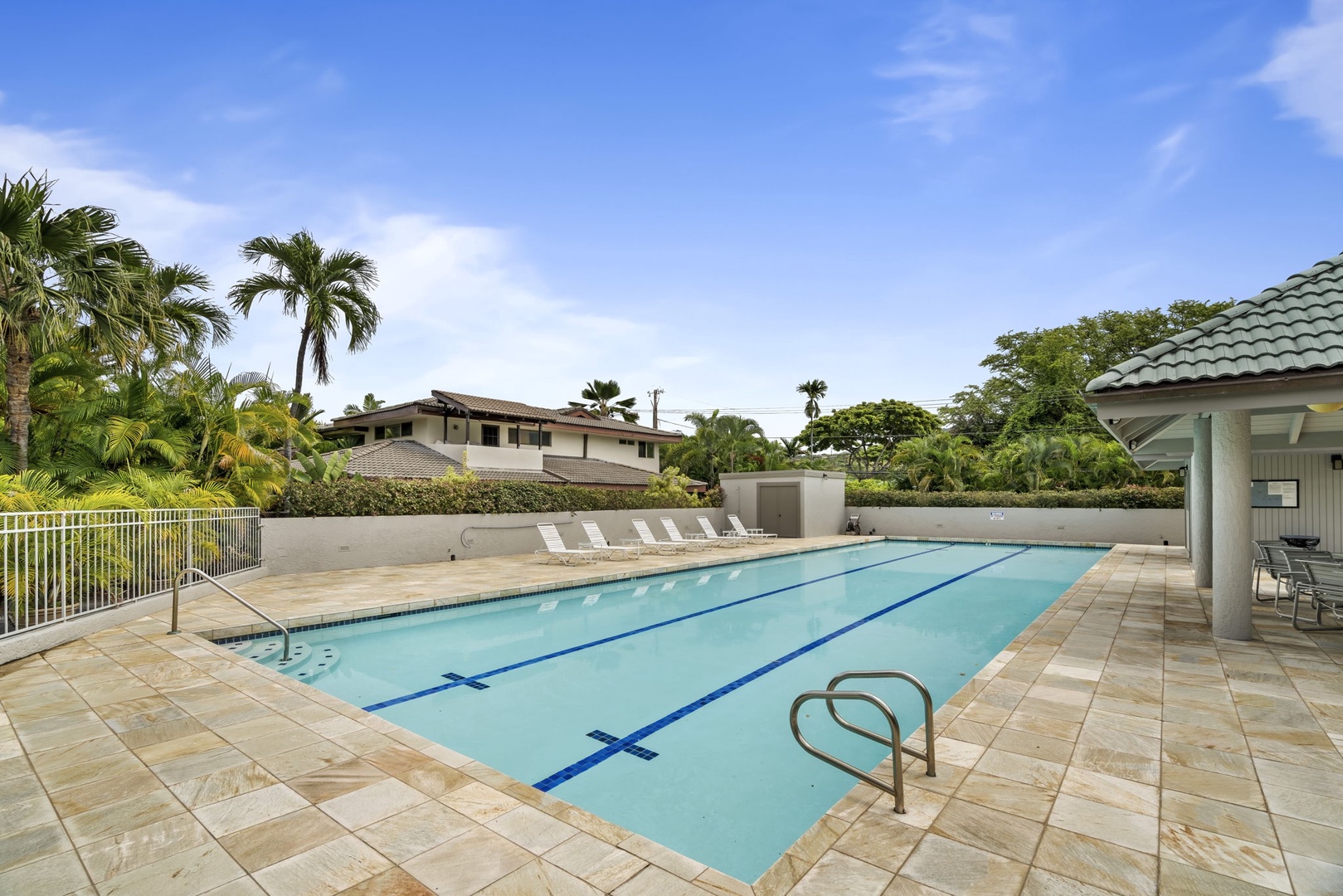 Kailua Kona Vacation Rentals, Ali'i Point #9 - Sideview to community pool