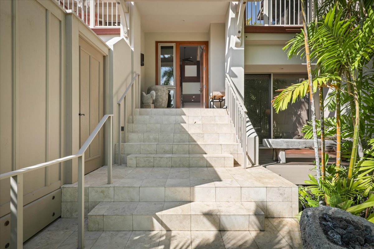 Kailua Kona Vacation Rentals, 3BD Ka'ulu Villa (129B) at Hualalai Resort - The entryway.