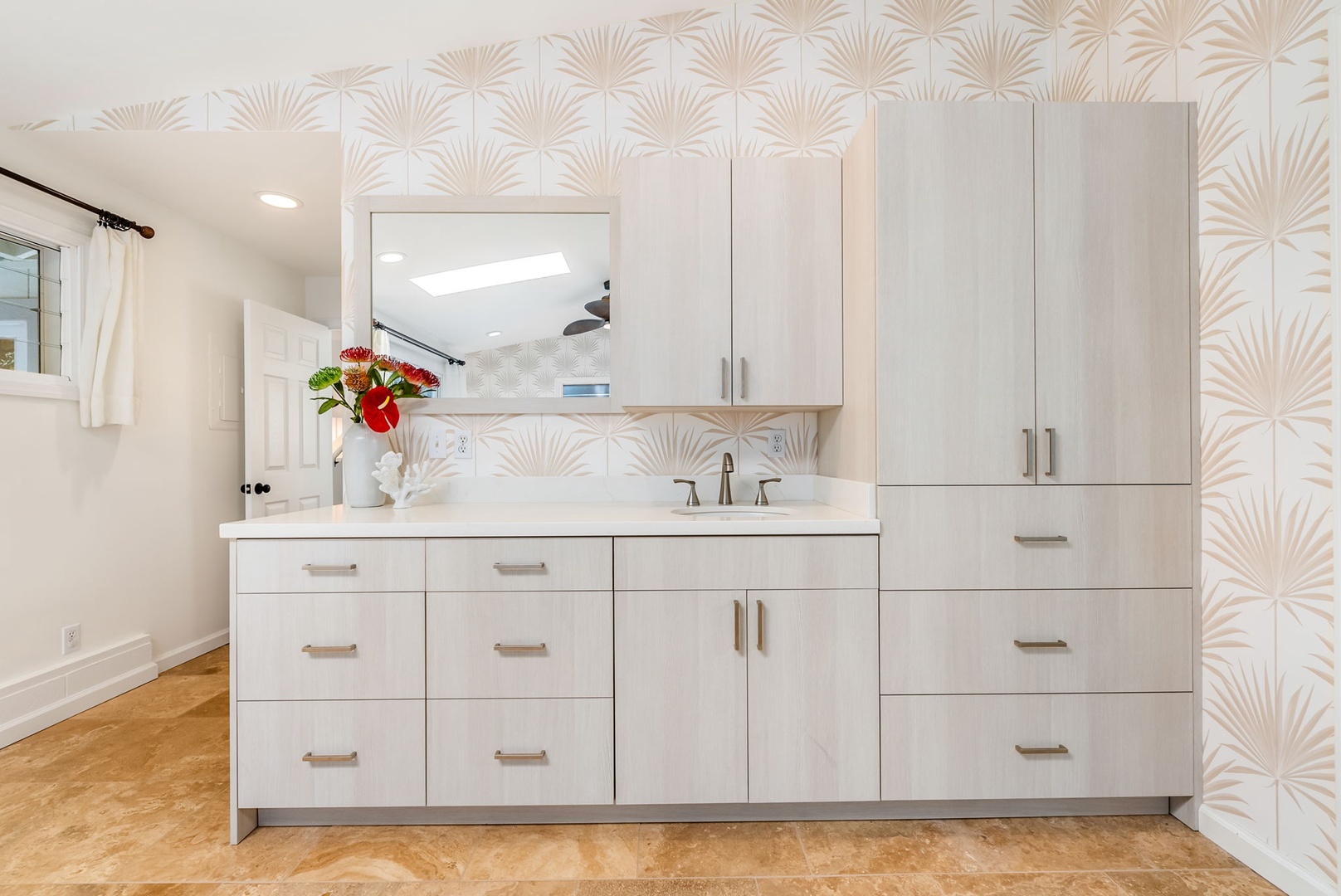 Kailua Vacation Rentals, Nohie Lanikai - A bright and spacious vanity area with plenty of storage for all your essentials.