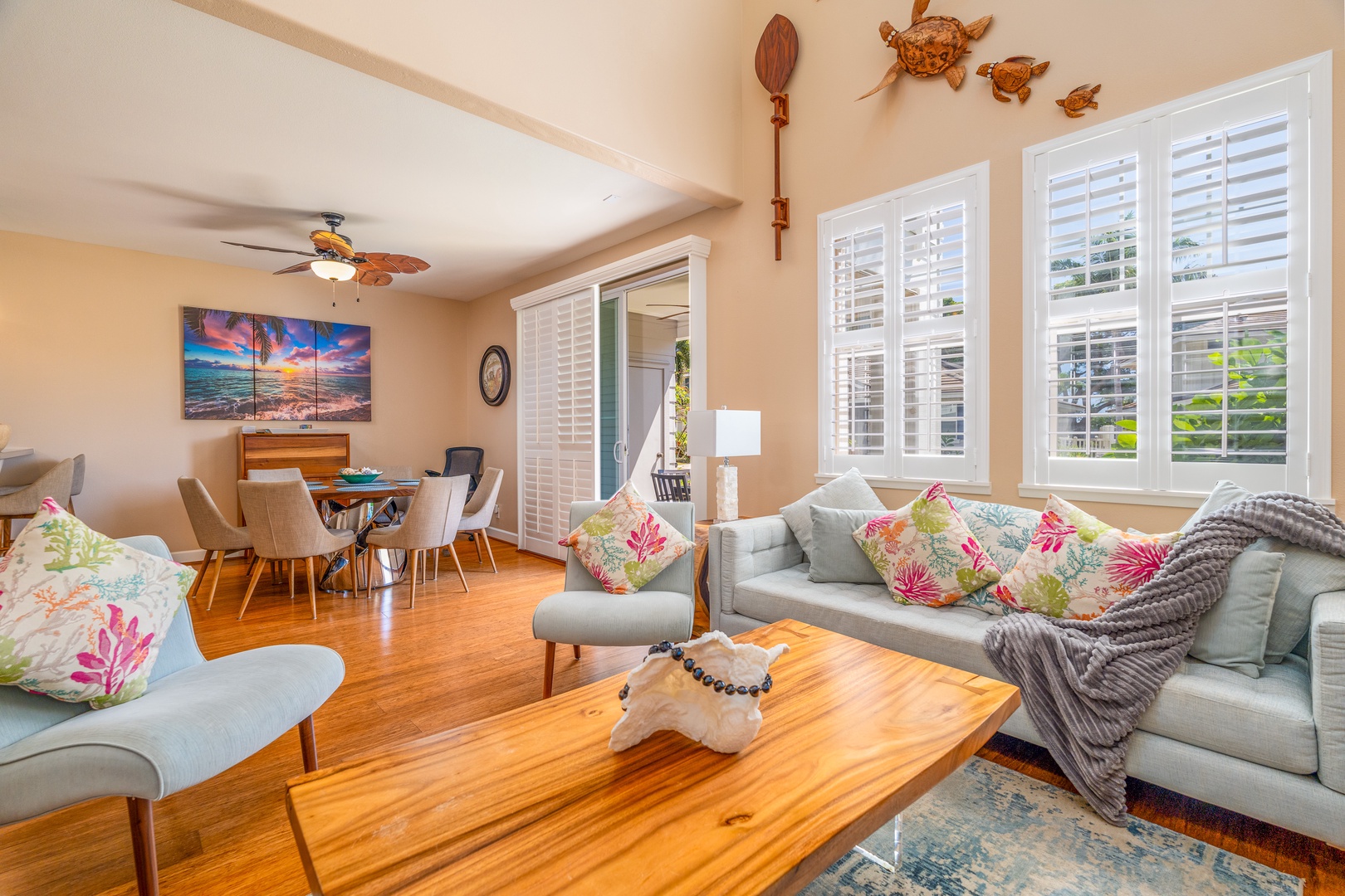 Kapolei Vacation Rentals, Ko Olina Kai 1081C - Enjoy indoor / outdoor living with the lanai next to the dining area.