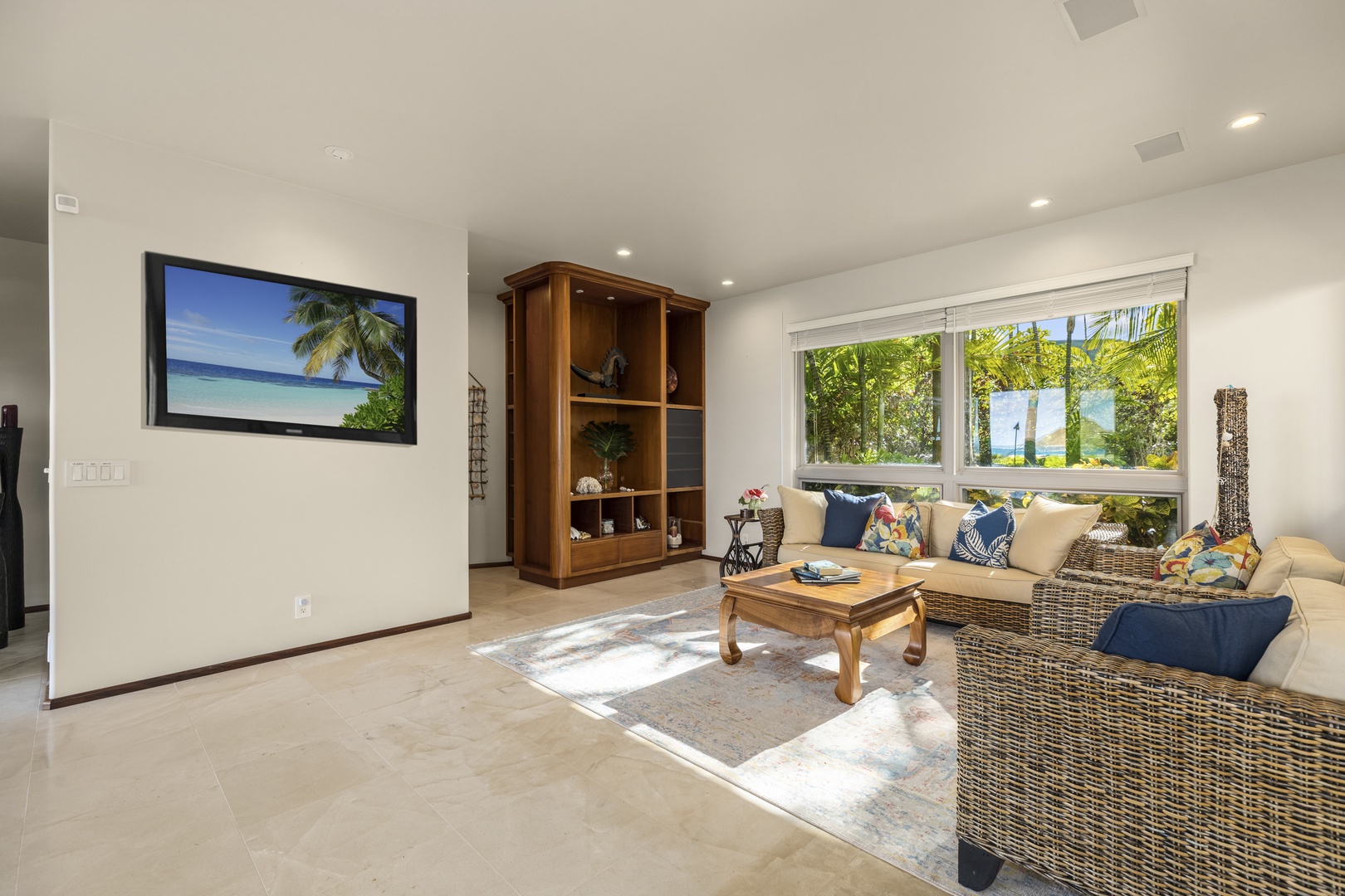 Kailua Vacation Rentals, Mokulua Sunrise - Gather in the TV room with family and friends for a movie night