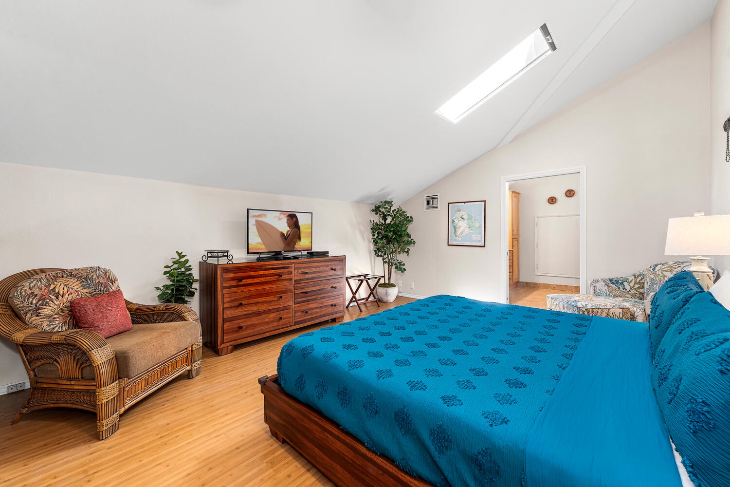 Kailua Kona Vacation Rentals, Kanaloa at Kona 3304 - Upstairs loft bedroom with king-size bed and cozy, private setting.