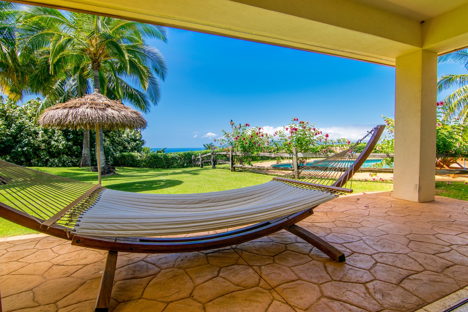 Lahaina Vacation Rentals, Makena Aloha Estate* - Lanai Hammock and View