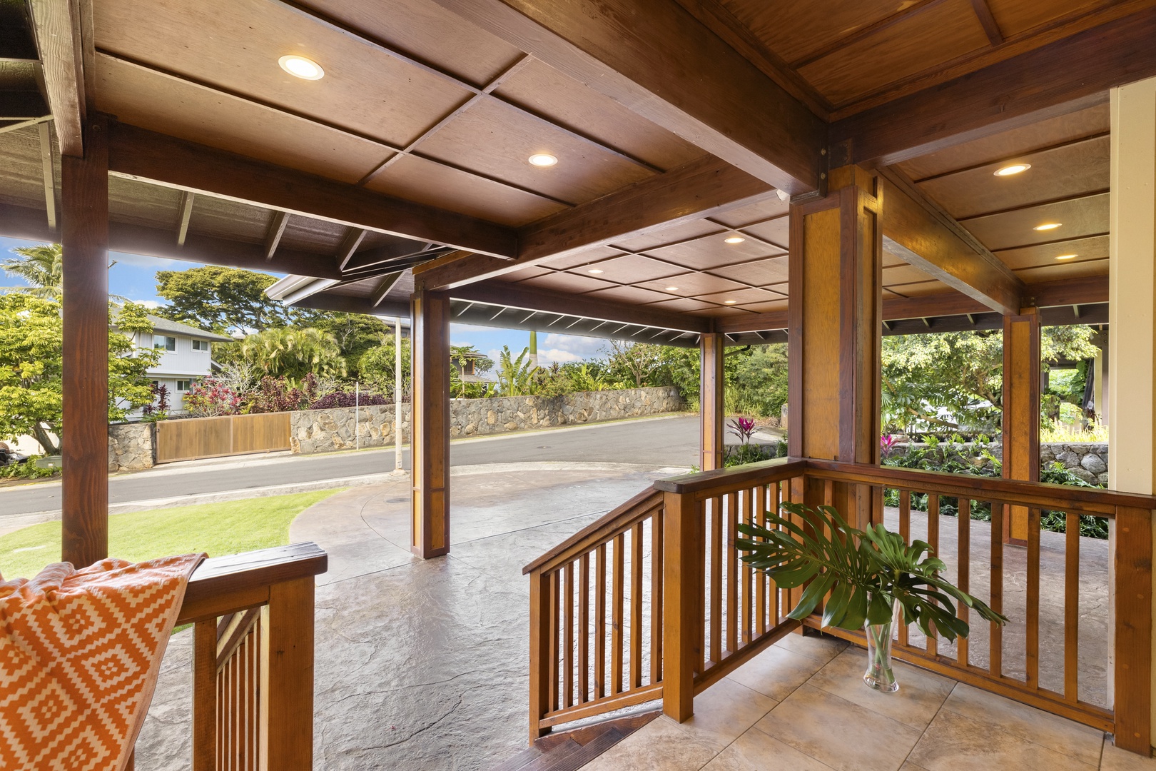 Haleiwa Vacation Rentals, Waimea Dream - The home is situated on a private cul-de-sac.