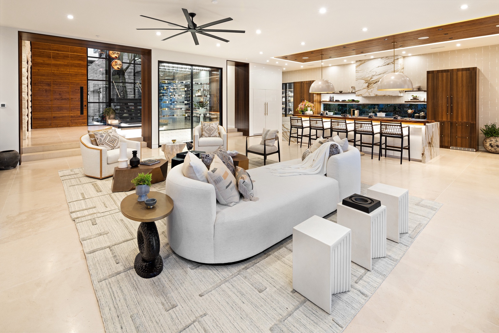 Honolulu Vacation Rentals, Diamond Head Grand Escape - A flowing floor plan connects living, dining, and kitchen areas, designed for seamless indoor-outdoor living.