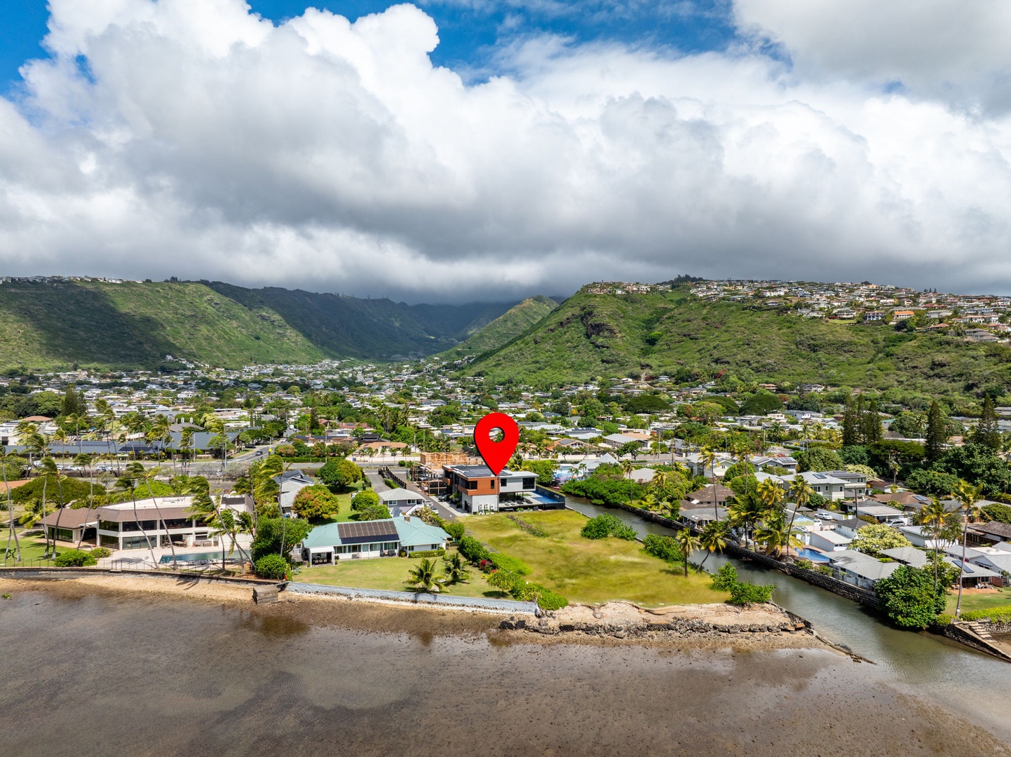 Honolulu Vacation Rentals, Ocean Villa 3 Bedroom - Enjoy the waterfront setting, with incredible mountain and ocean surroundings.