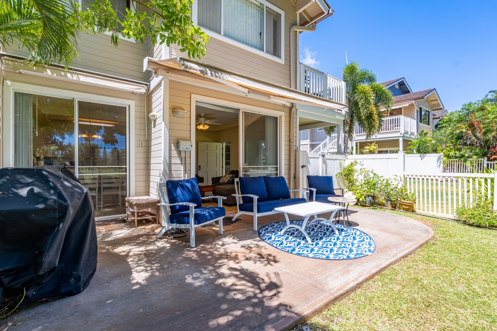 Kapolei Vacation Rentals, Fairways at Ko Olina 18C - Plenty of room for everyone and a BBQ grill for your next feast.