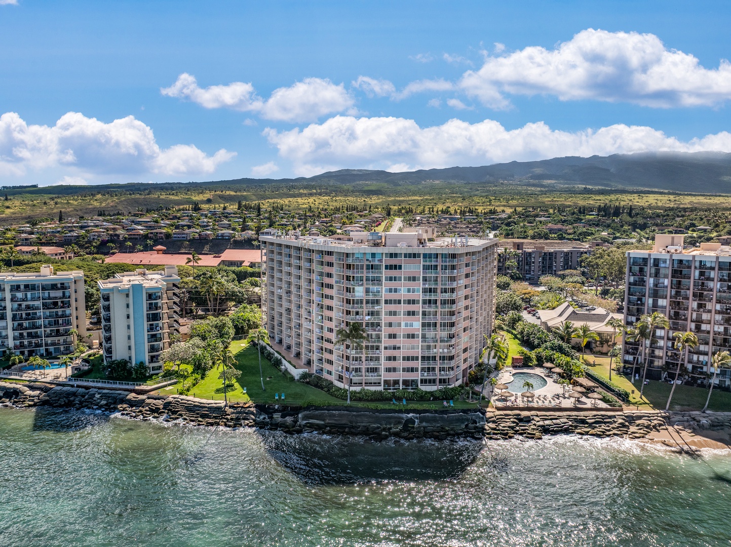 Lahaina Vacation Rentals, Royal Kahana 308 - Royal Kahana 308 is part of a beautiful oceanfront tower with sweeping island views.