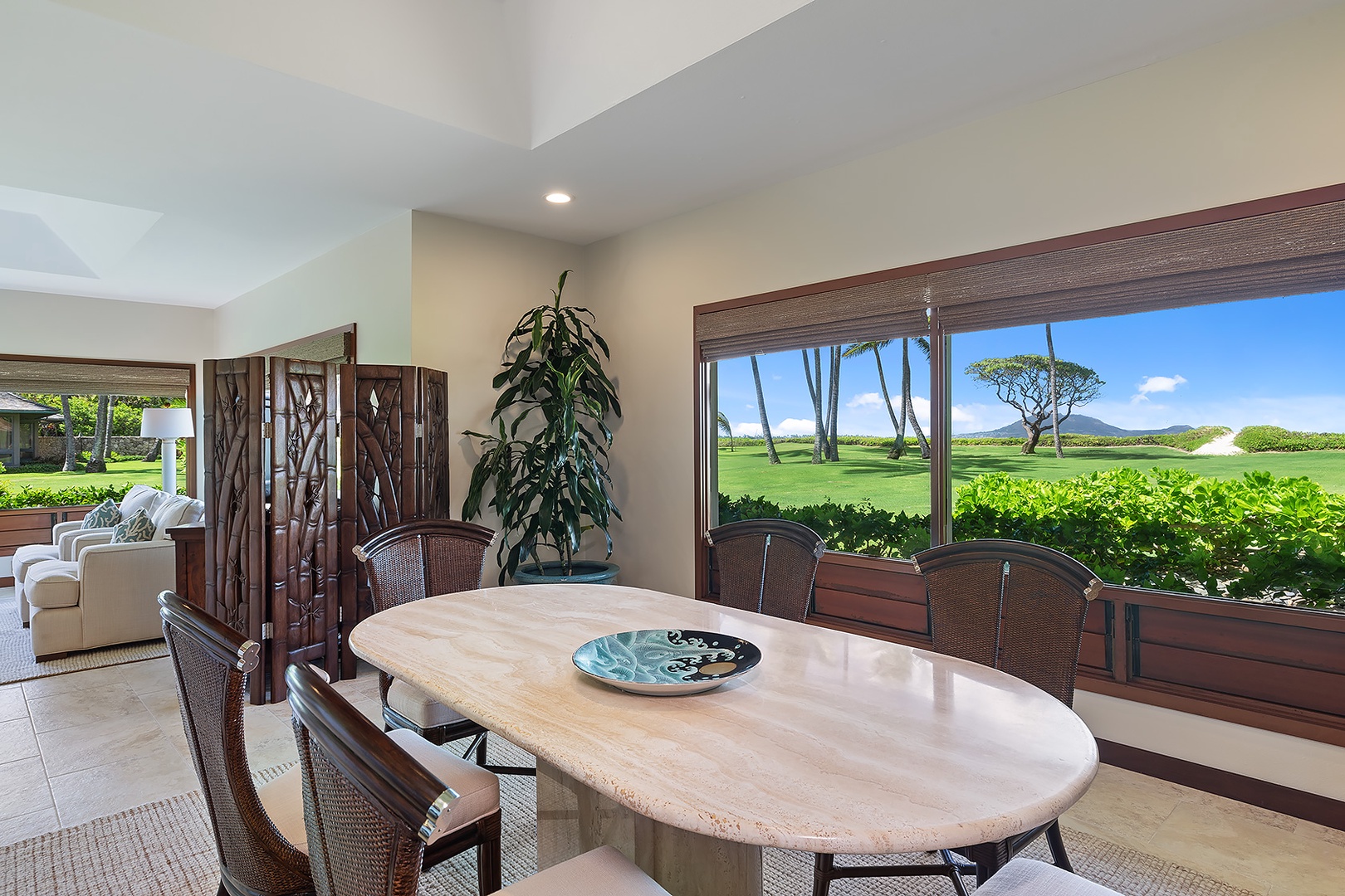 Kailua Vacation Rentals, Kailua Shores Estate 5 Bedroom - Dining area with a table that comfortably seats 6, featuring scenic views of the outdoors.