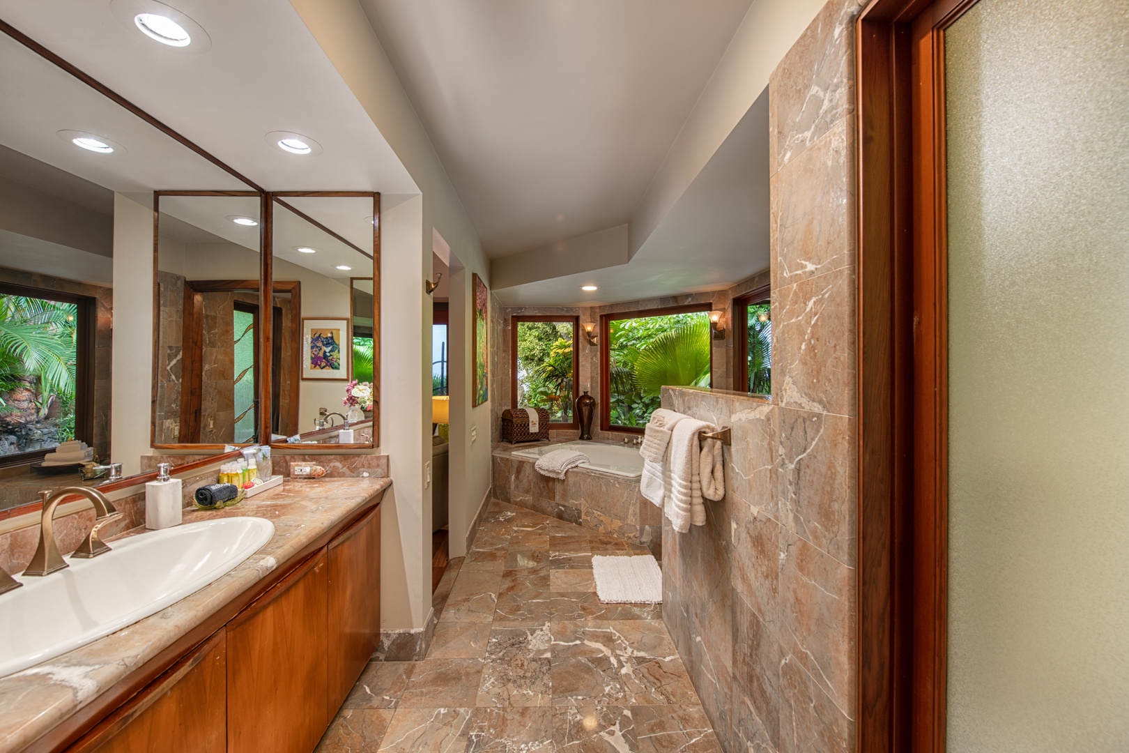 Kailua Kona Vacation Rentals, Hale Wailele** - The primary ensuite is expansive and welcoming