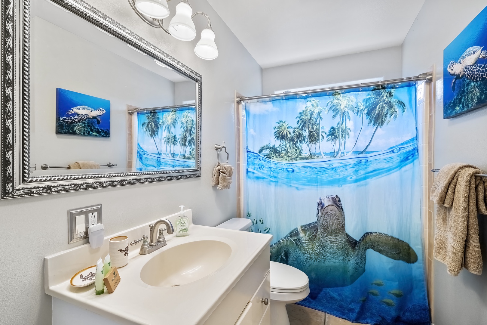 Kailua Kona Vacation Rentals, Honu O Kai (Turtle of the Sea) - Bathroom