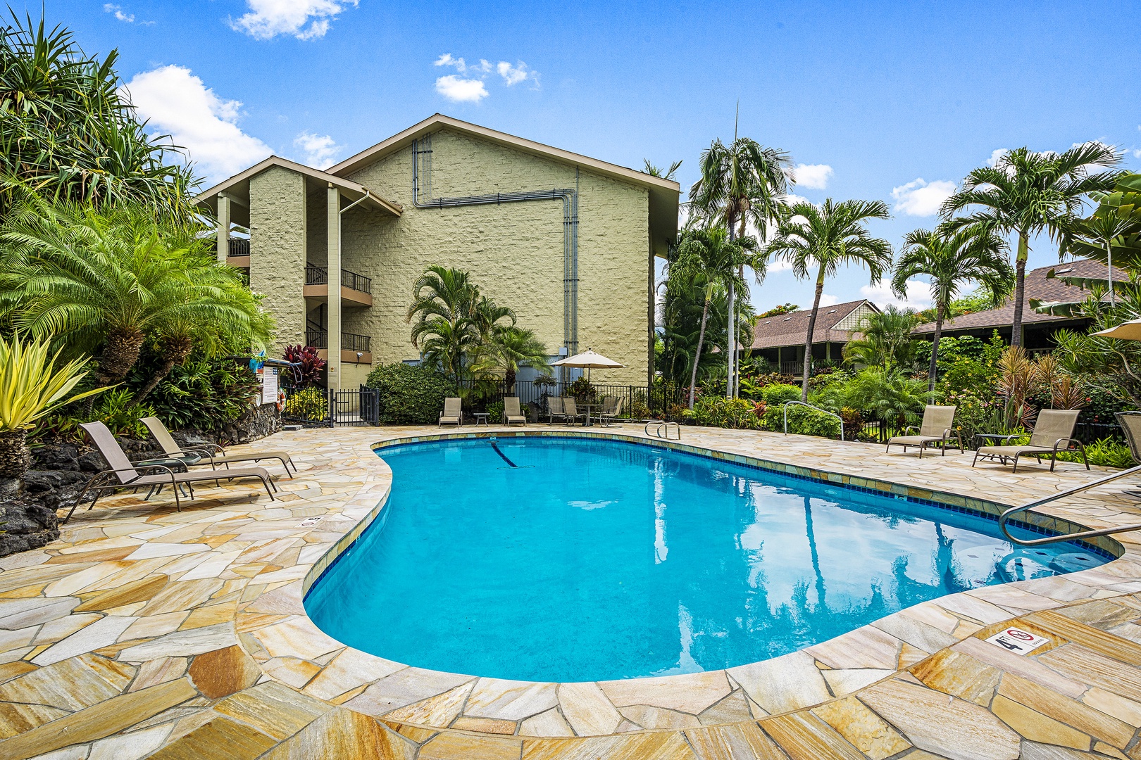 Kailua Kona Vacation Rentals, Kalanikai 306 - Complex pool area