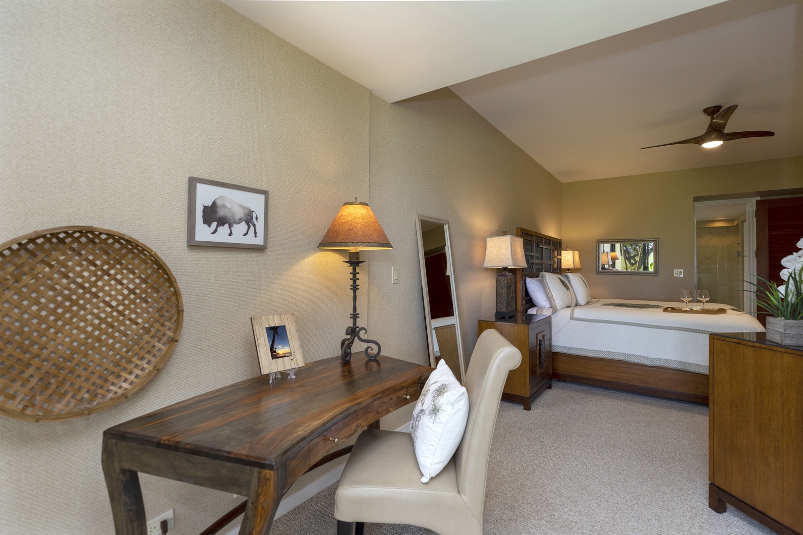 Kamuela Vacation Rentals, Mauna Lani Point E105 - A cozy desk nook offers a quiet place to catch up on emails or write postcards home.