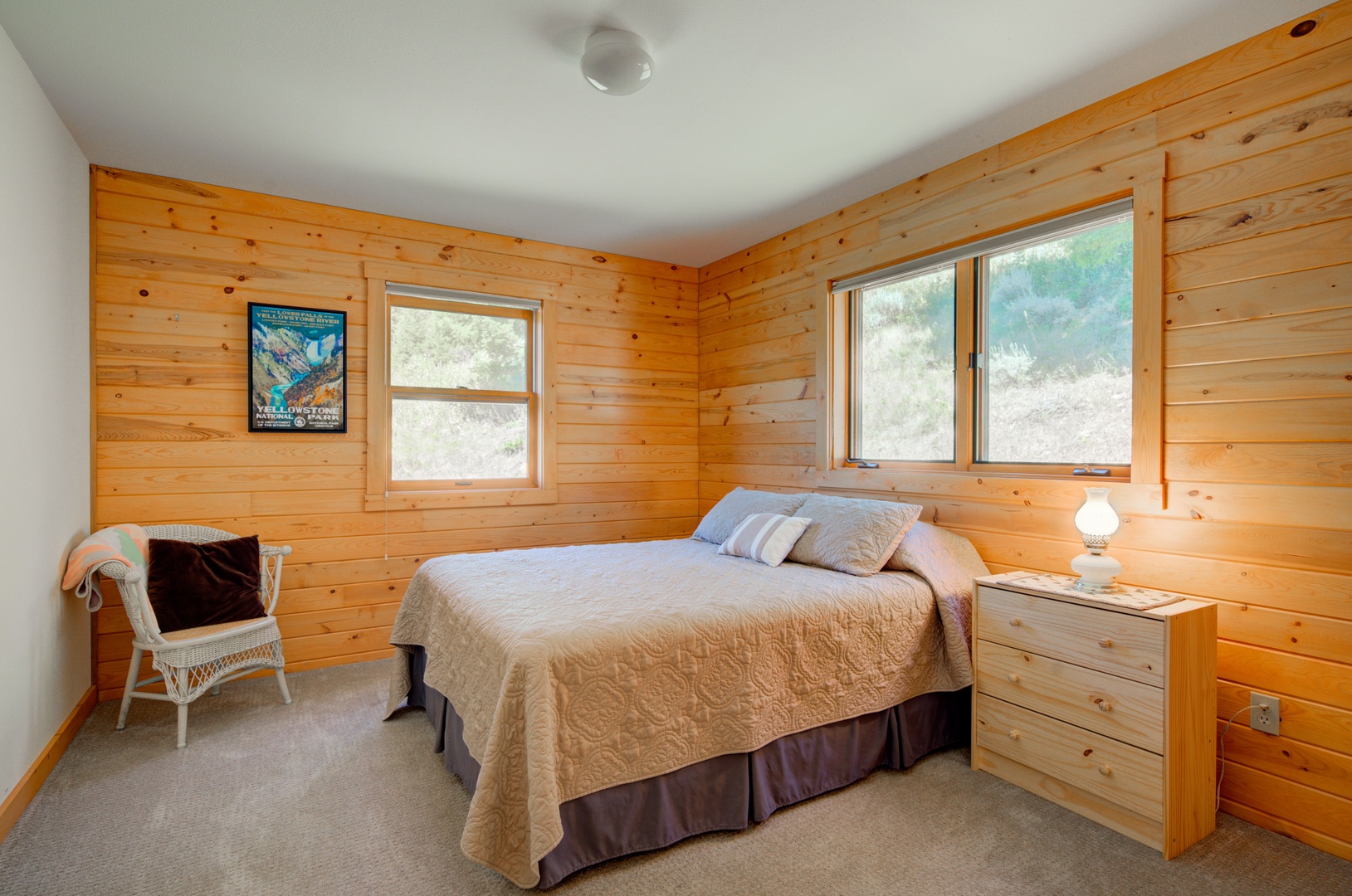Bozeman Vacation Rentals, The Canyon Lookout - Nature right outside your window